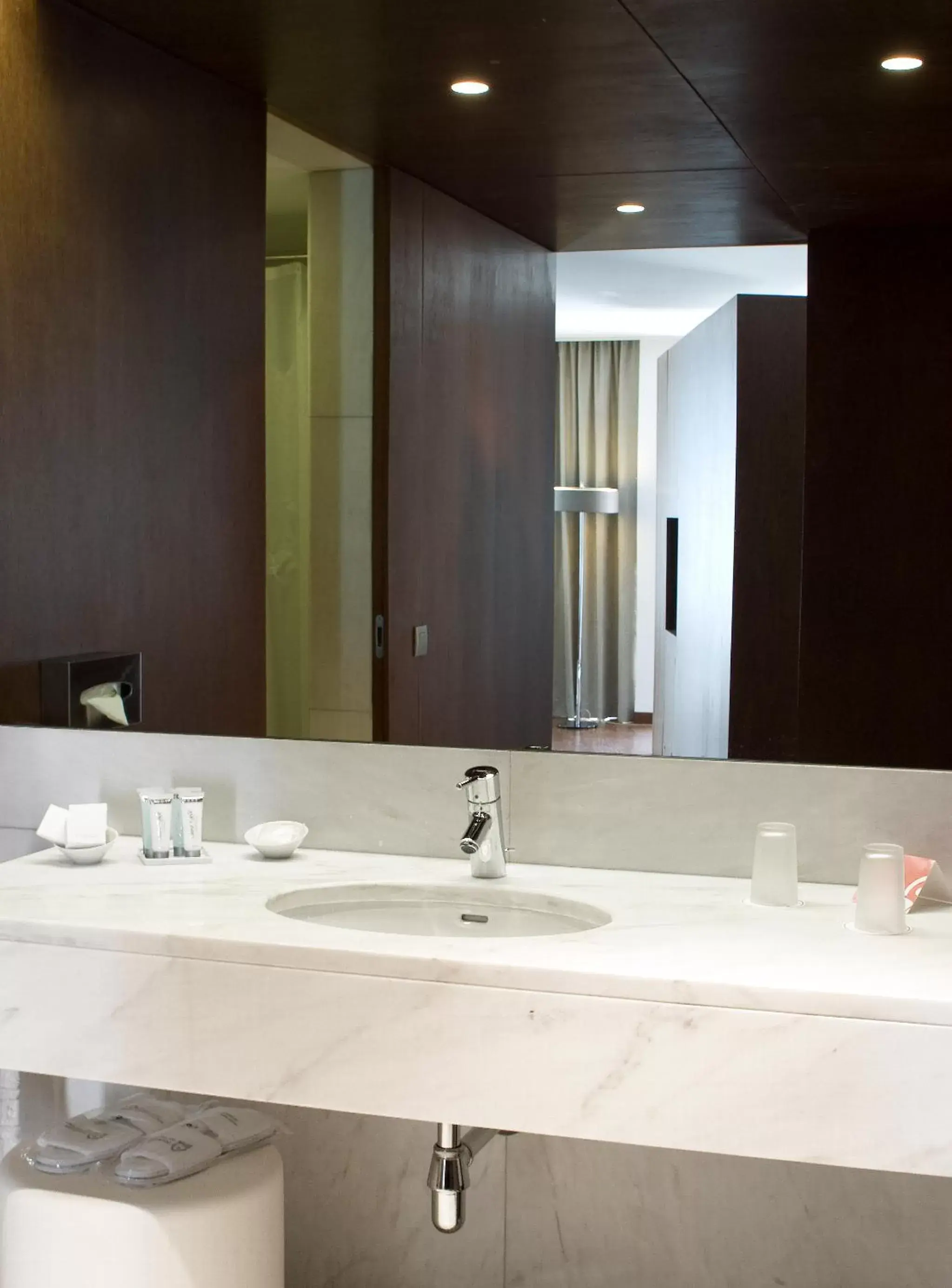 Bathroom in Pousada Palacio de Estoi – Small Luxury Hotels of the World