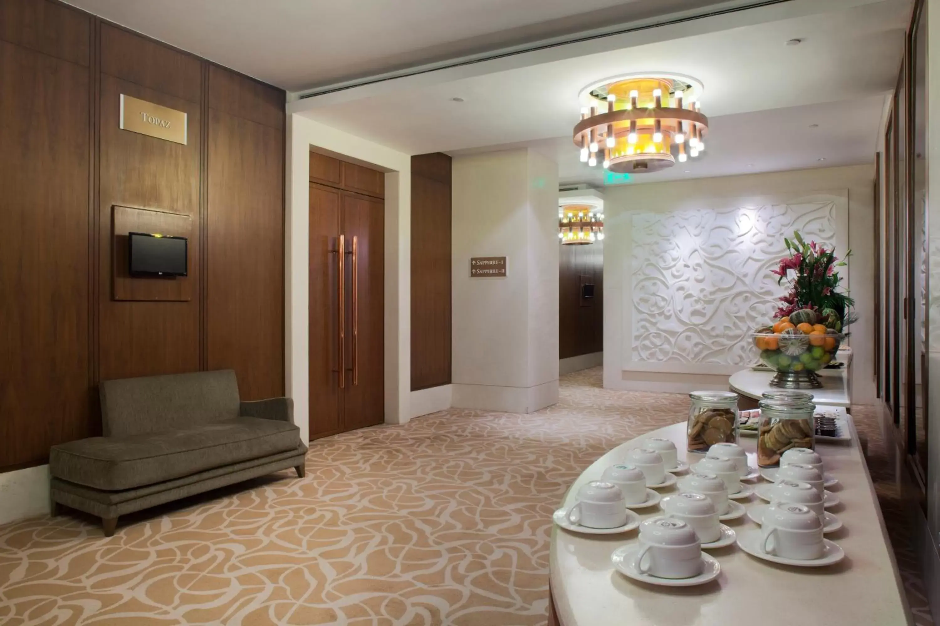 Meeting/conference room, Lobby/Reception in Crowne Plaza New Delhi Okhla, an IHG Hotel