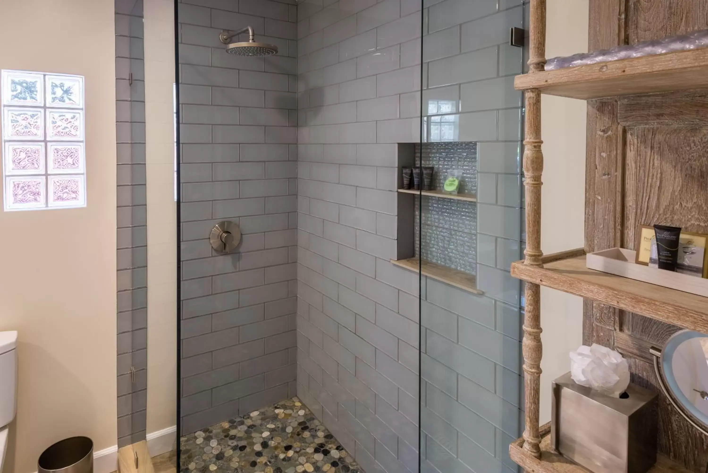 Shower, Bathroom in Harbor House Inn