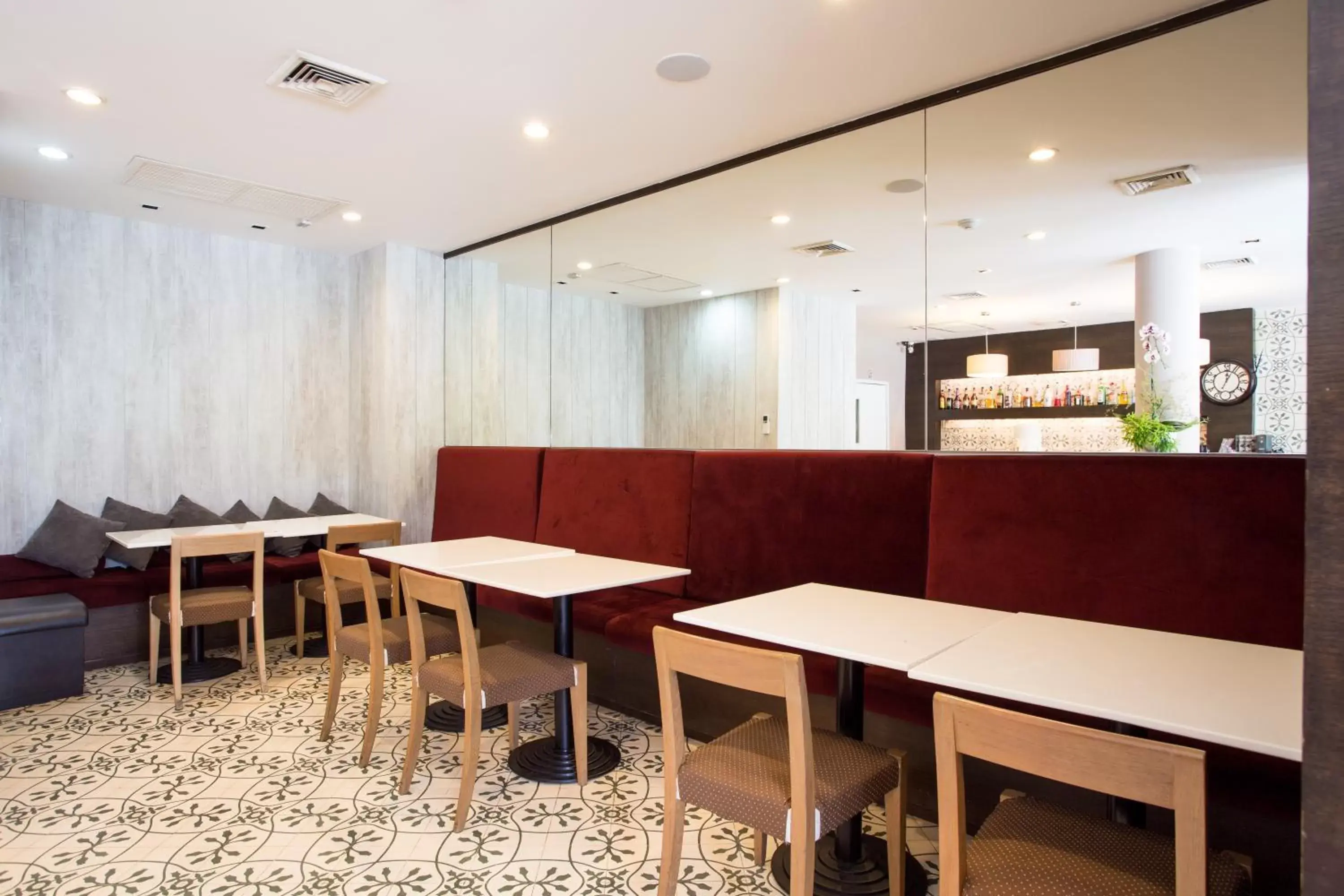 Restaurant/places to eat in Aphrodite Inn Bangkok Restaurant/places to eat in Aphrodite Inn Bangkok