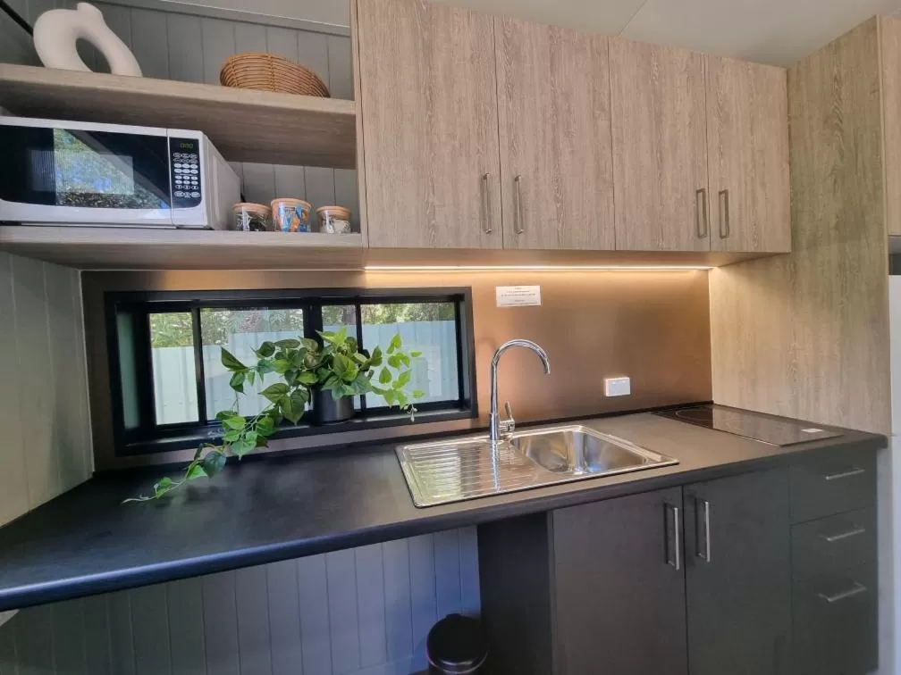 Kitchen/Kitchenette in Esk Mountain View Lodge