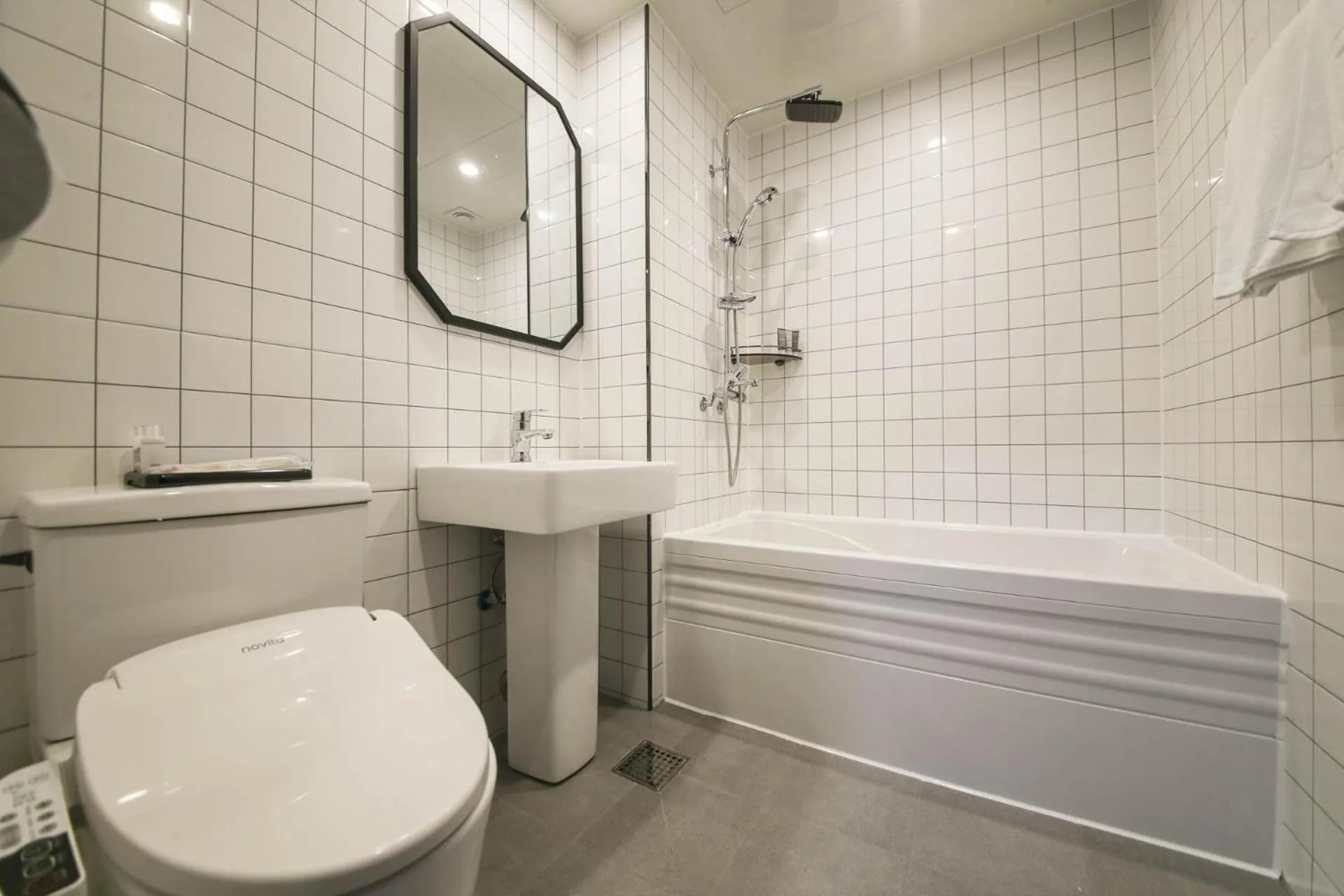 Bathroom in Benikea hotel