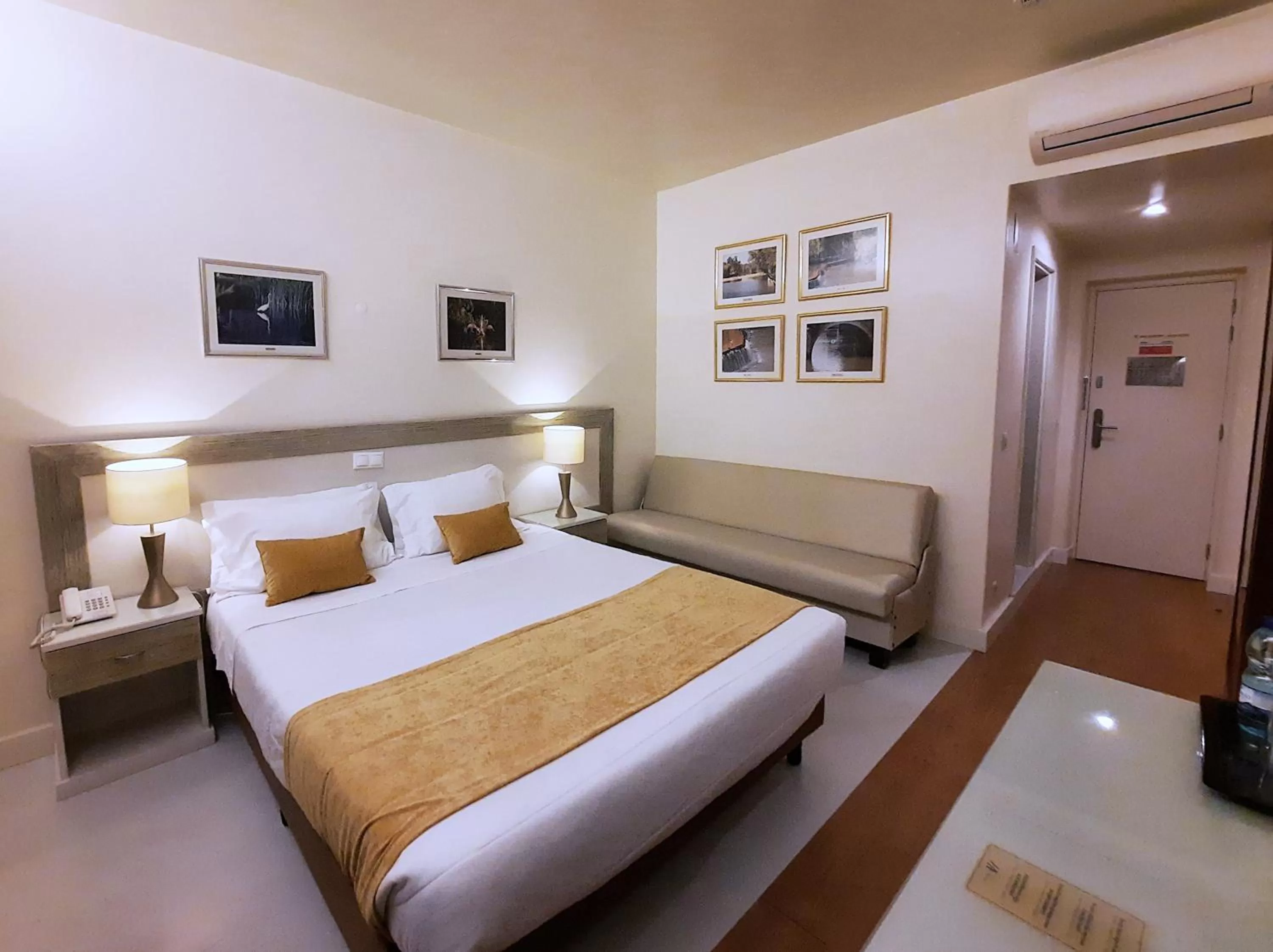 Bed in Hotel Aleluia