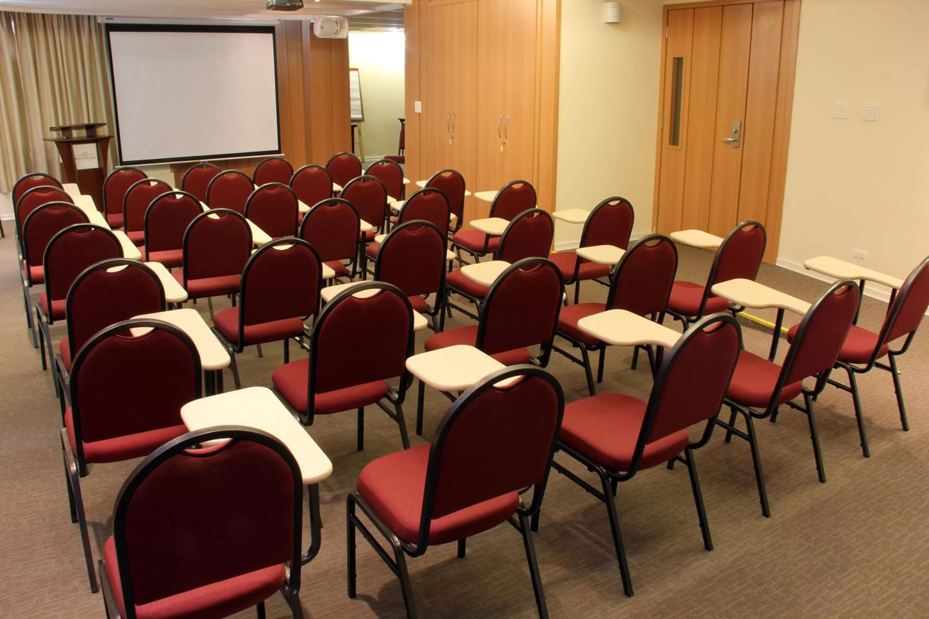 Business facilities in Hotel Ema Palace