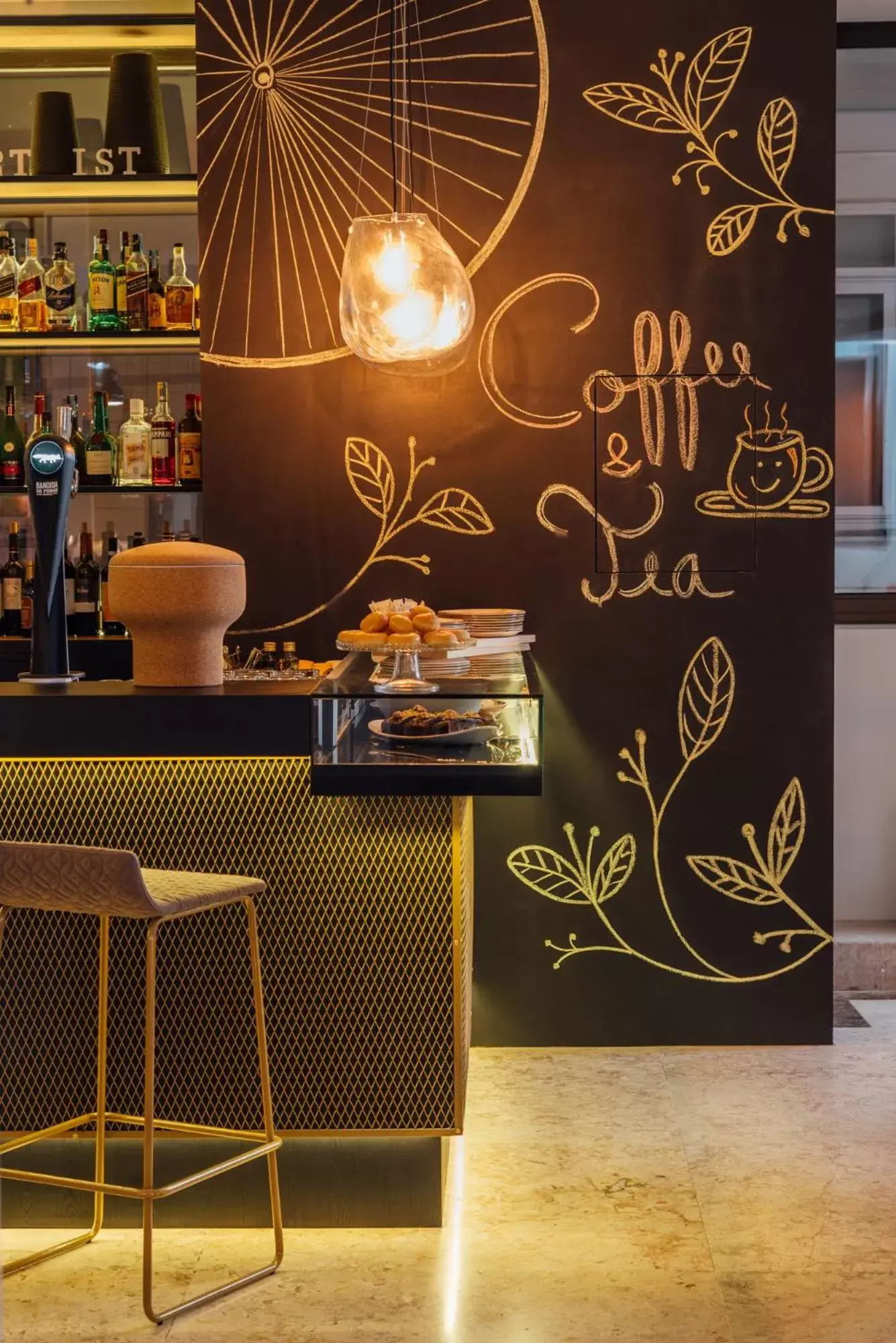 Lounge or bar in Mercure Porto Centro Santa Catarina