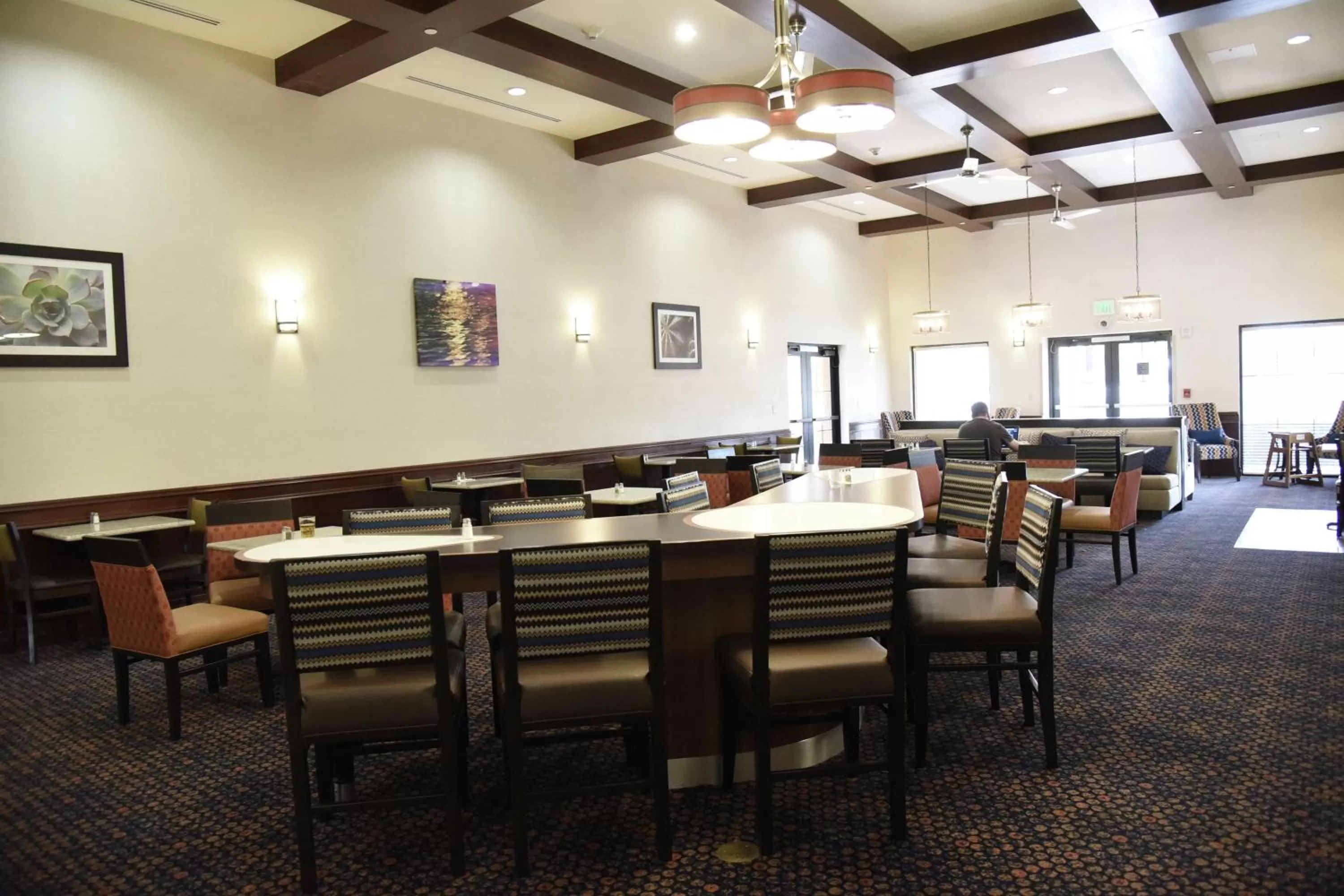 Dining area in Homewood Suites by Hilton San Antonio North