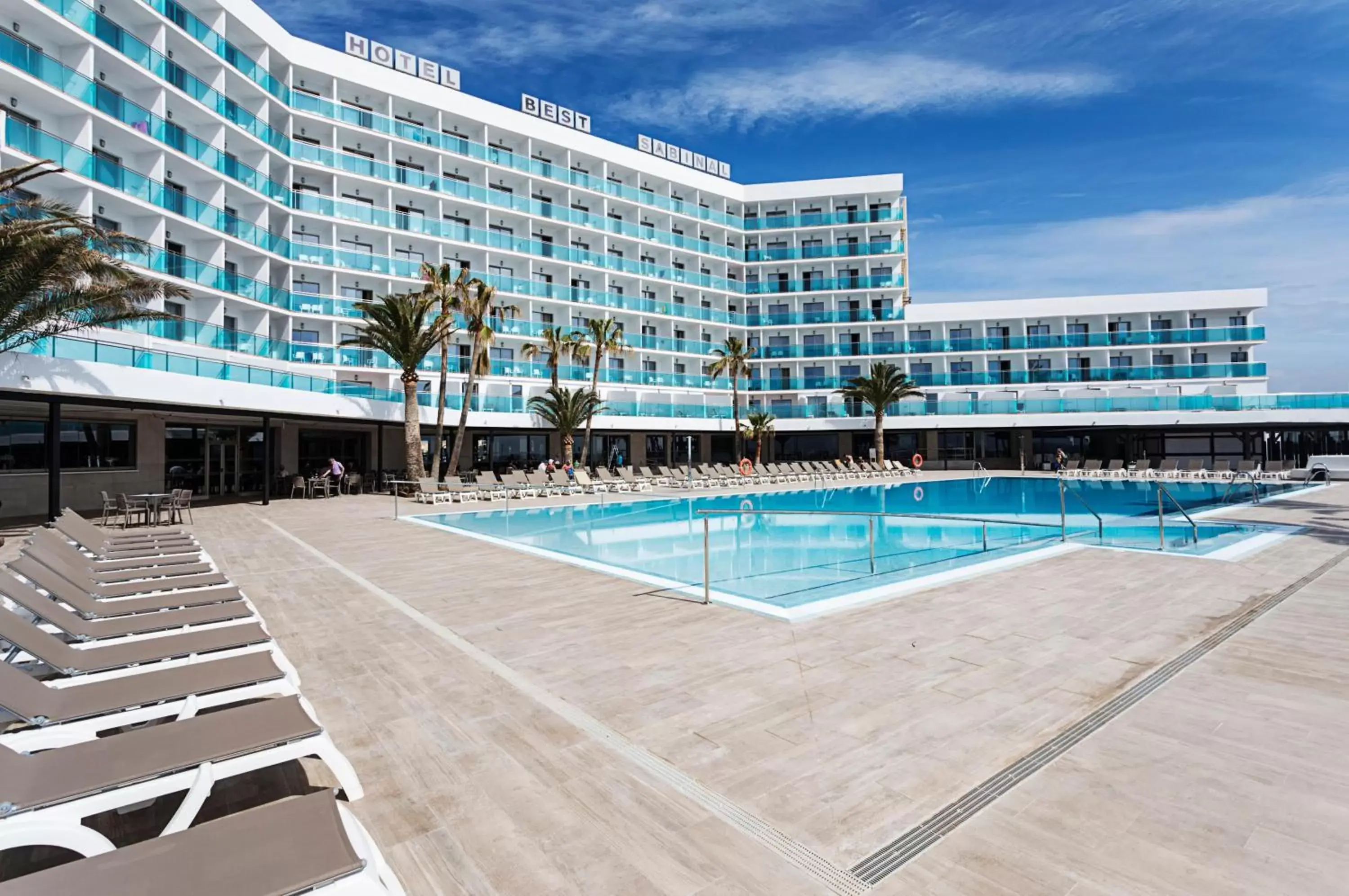 Swimming Pool in Hotel Best Sabinal