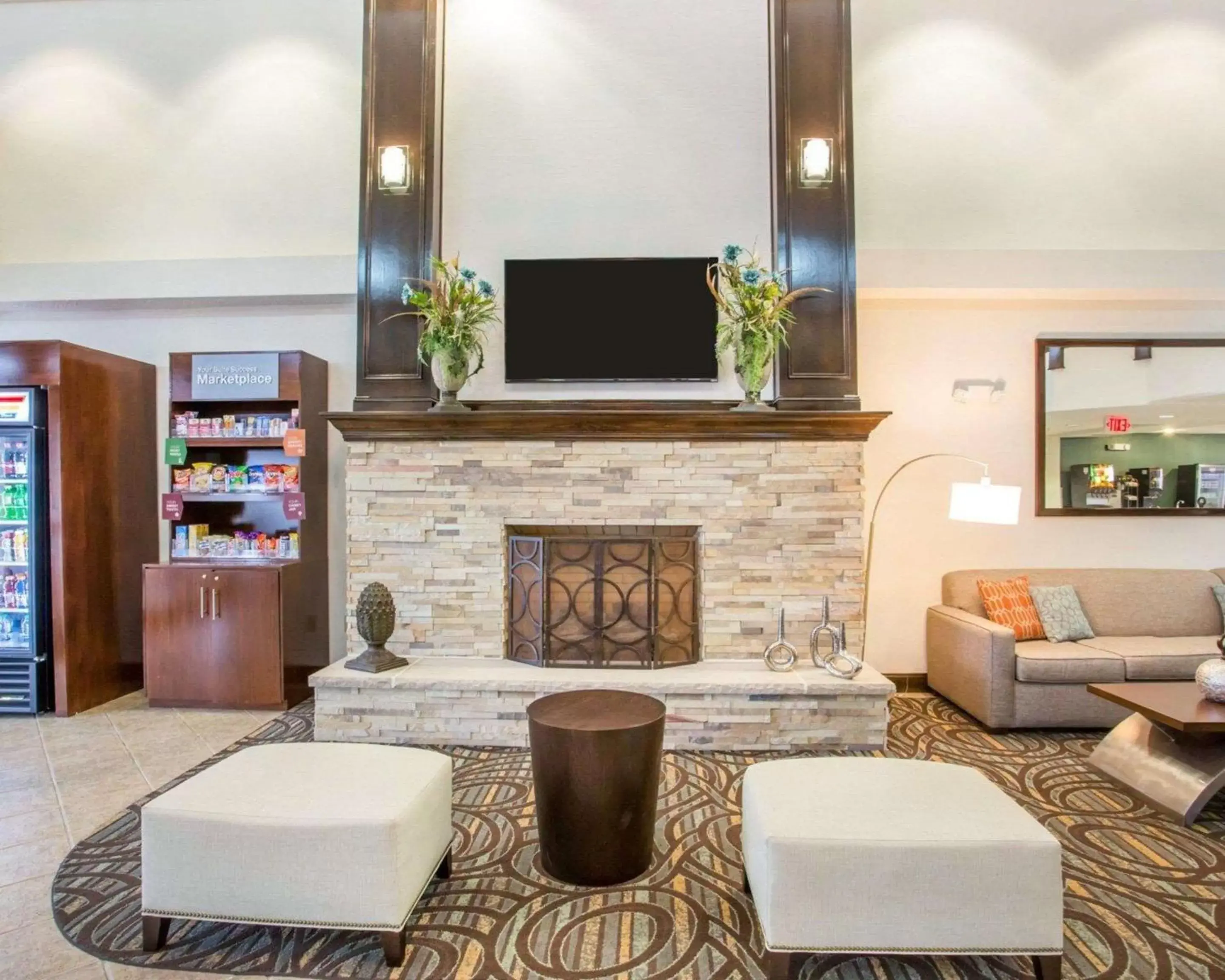 Lobby or reception, Seating Area in Comfort Suites Lebanon