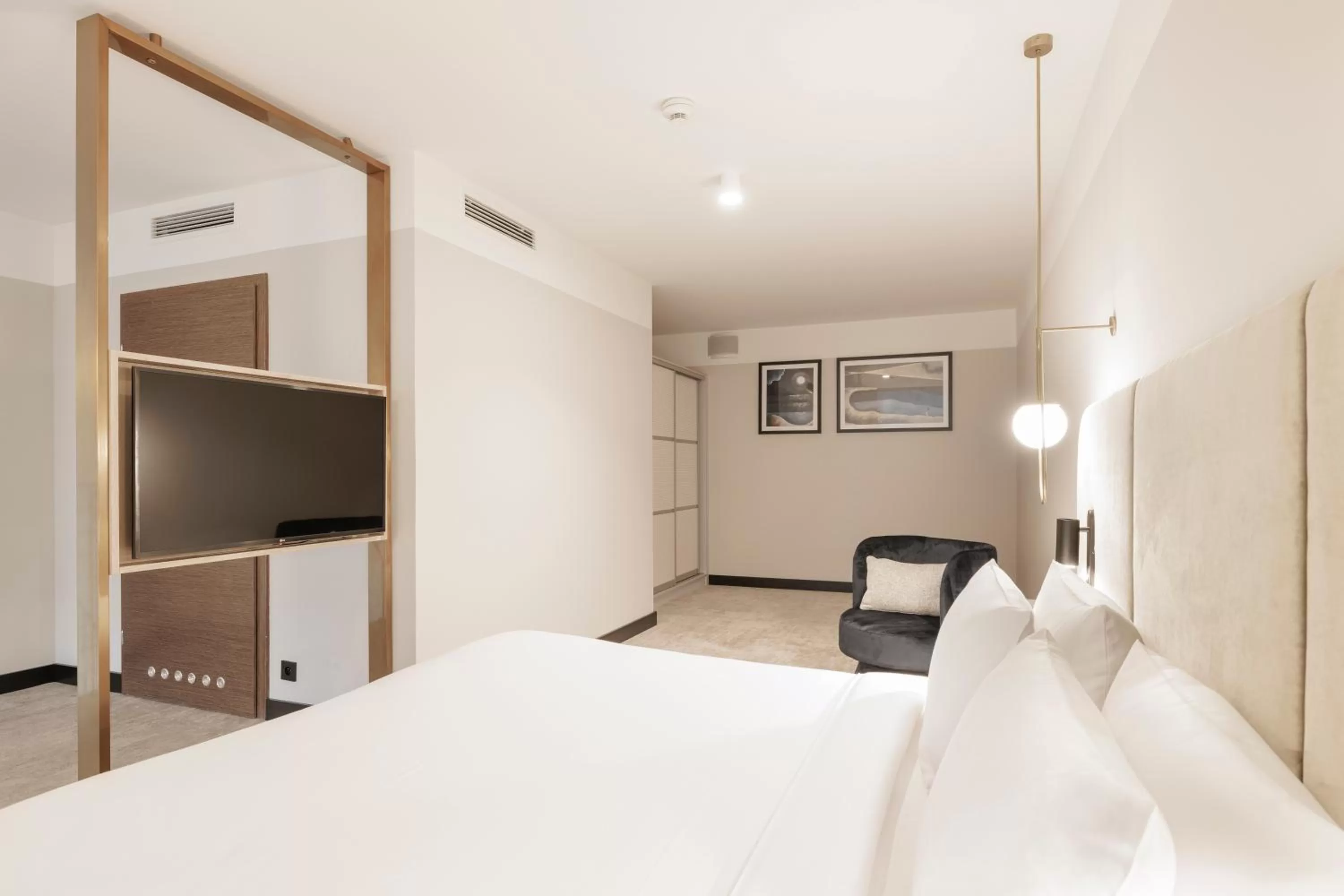 Bedroom, Bed in Royal Tulip Sand Kolobrzeg