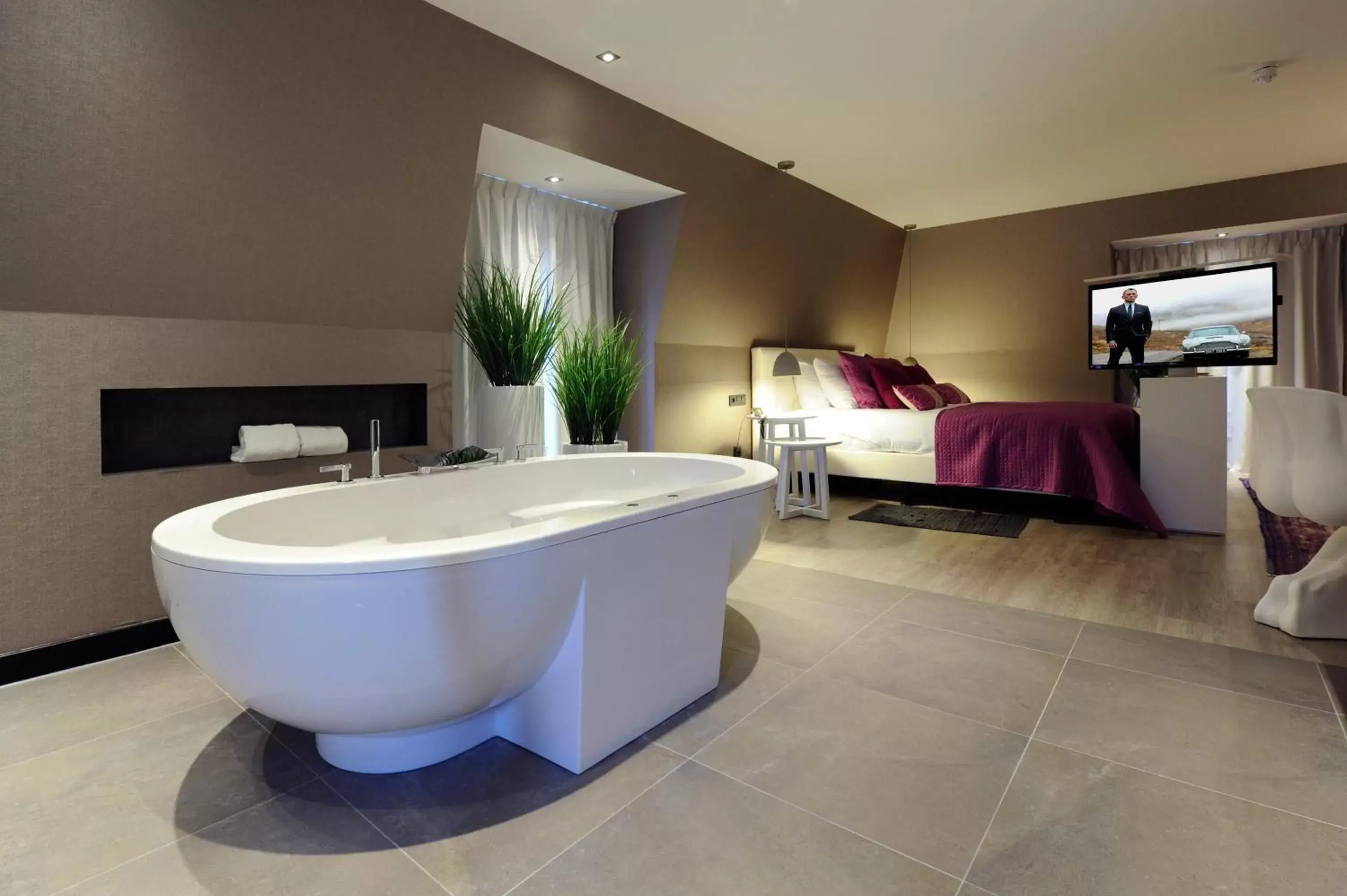 Bed, Bathroom in Van der Valk Hotel de Bilt-Utrecht