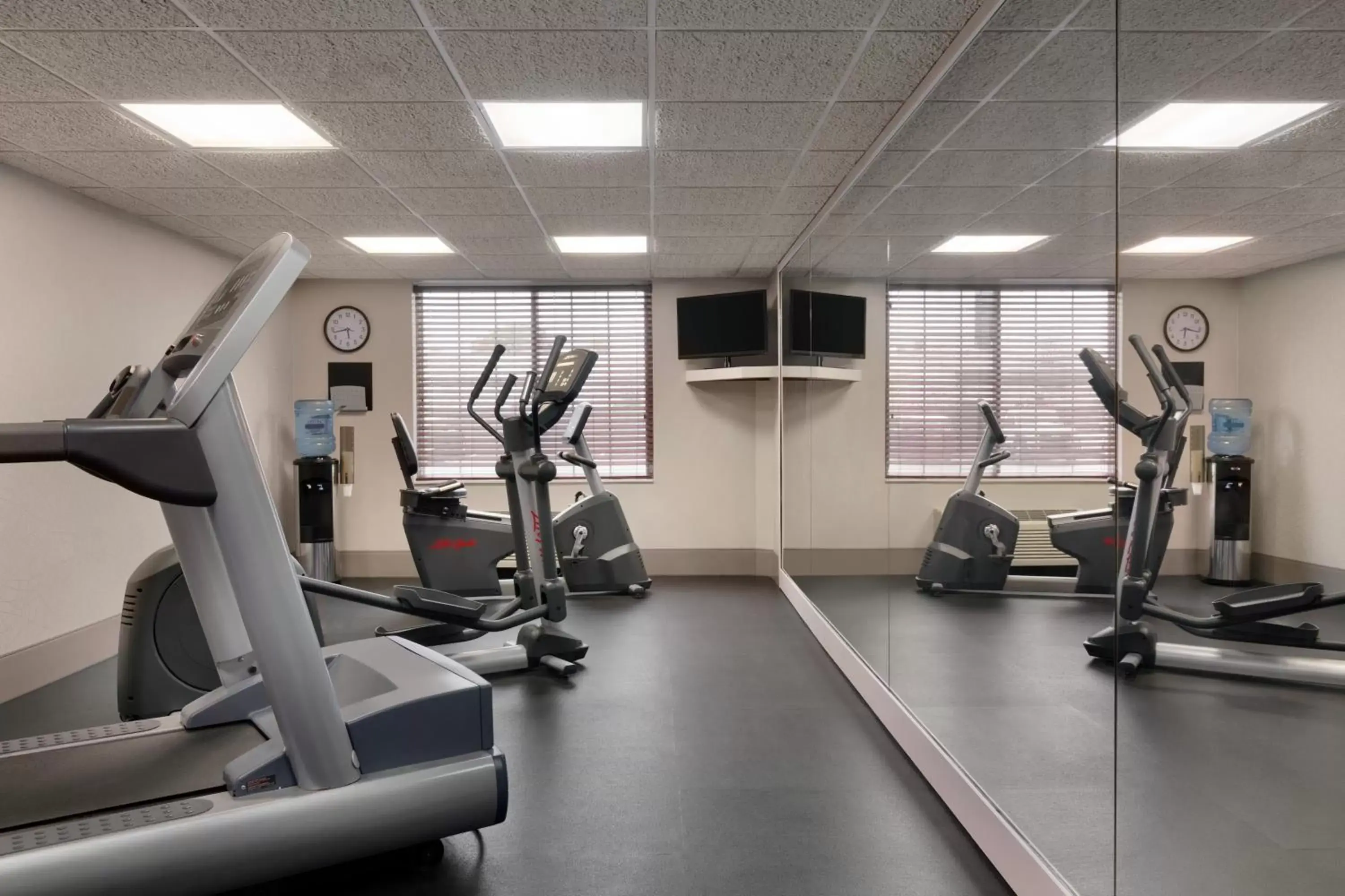 Fitness Center/Facilities in Country Inn & Suites by Radisson London, Kentucky