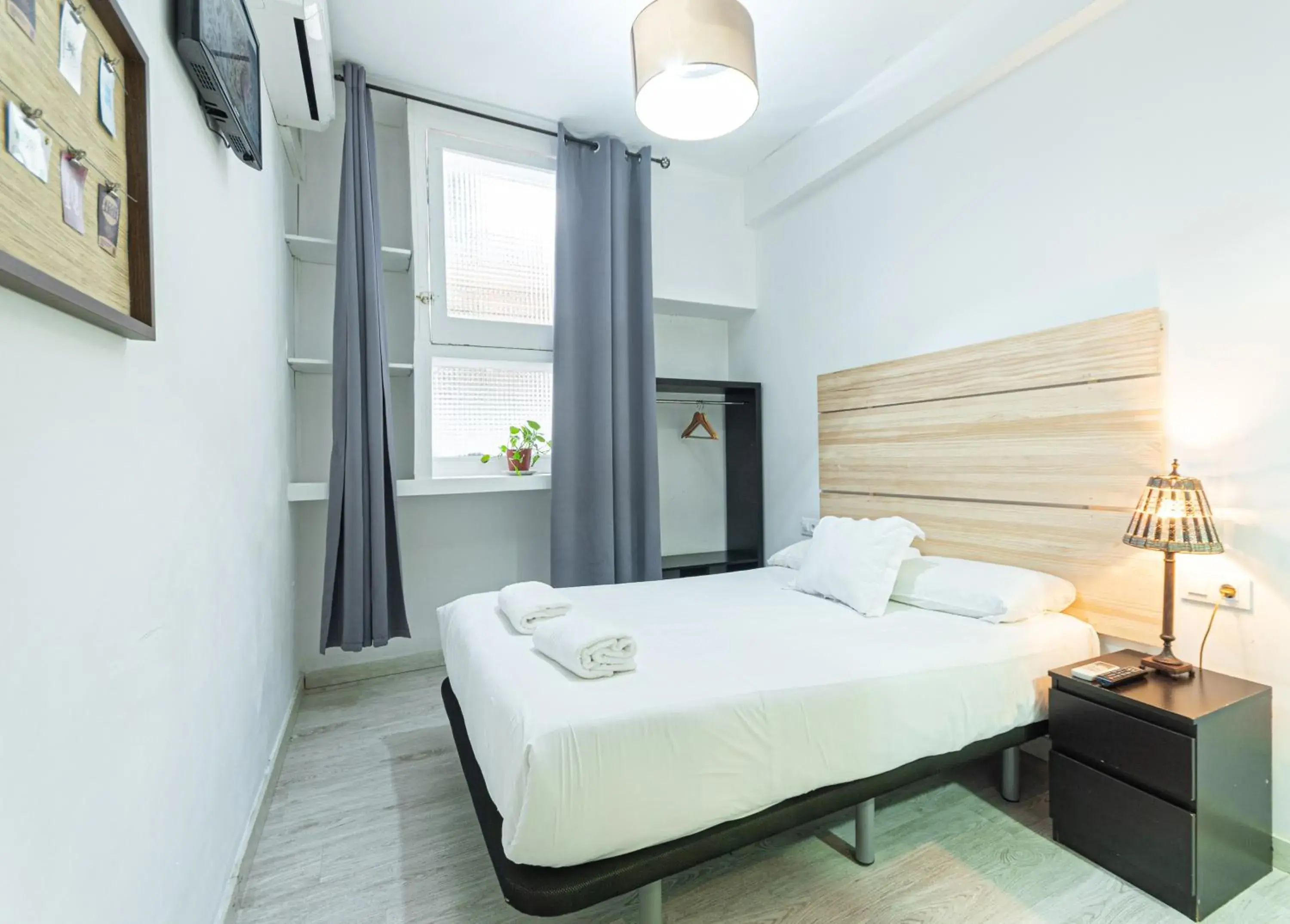 Standard Double Room in Easy Sants by Bossh! Standard Double Room in Easy Sants by Bossh!