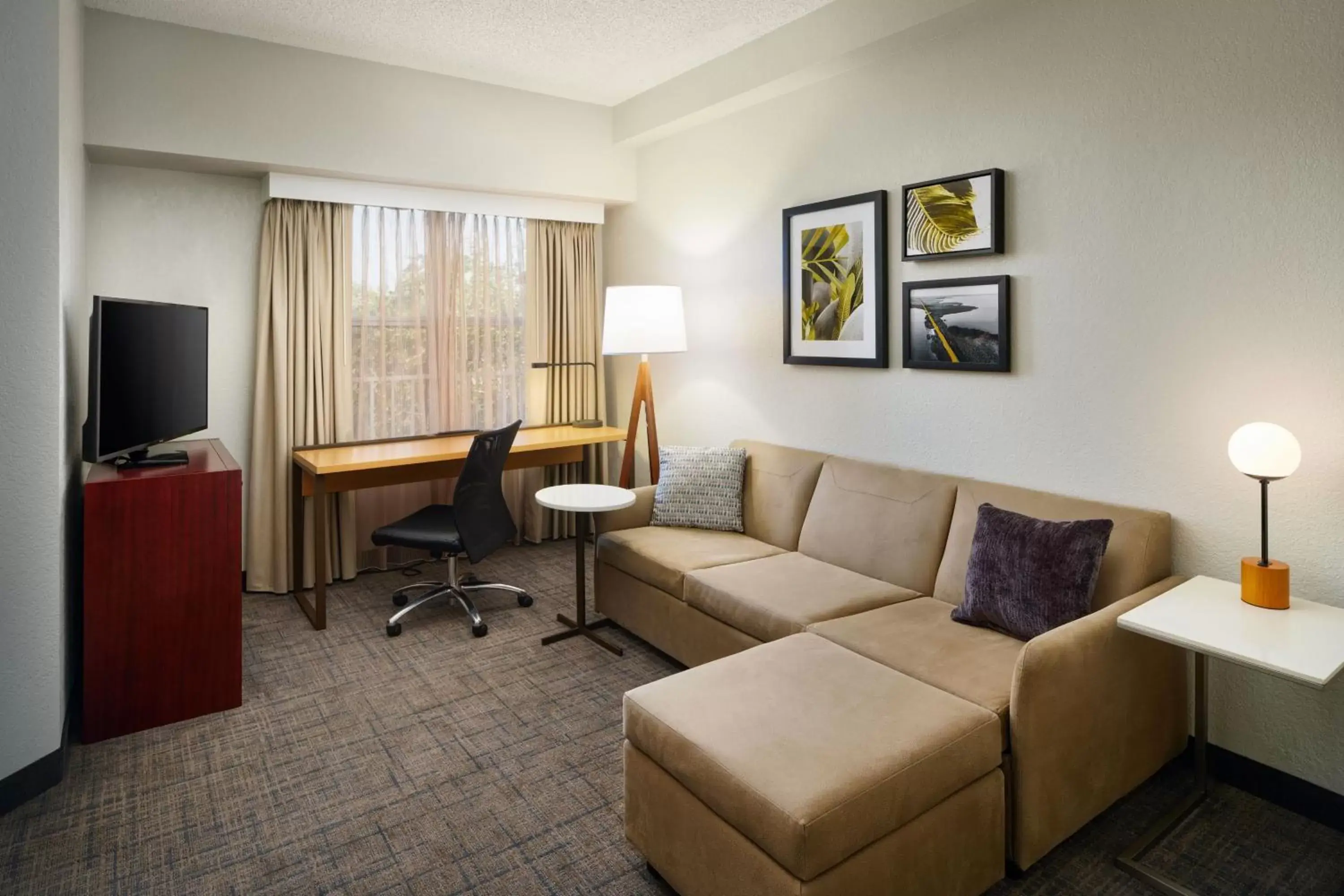 One-Bedroom Queen Suite with Sofa Bed in Residence Inn Fort Lauderdale Plantation