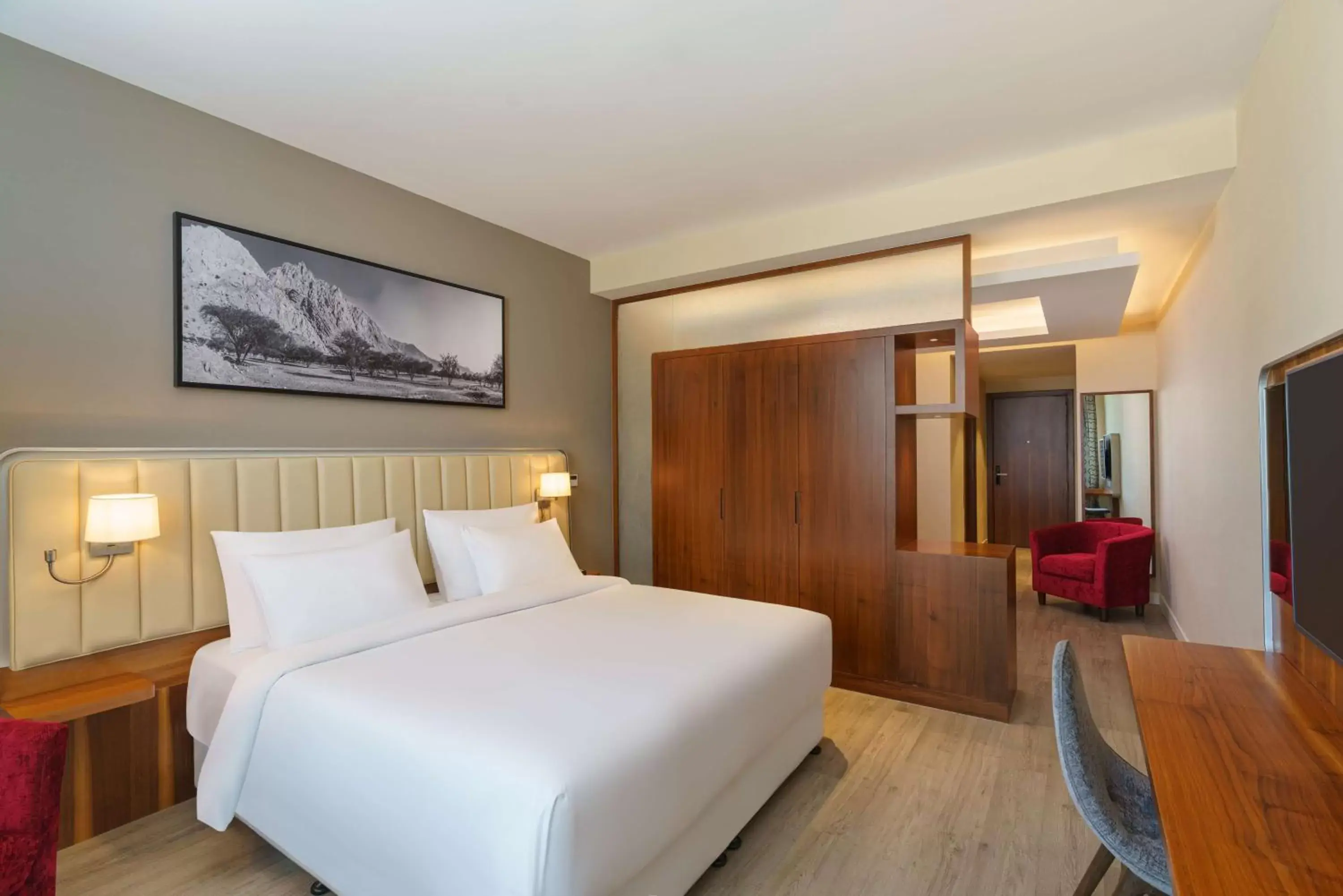 Bedroom, Bed in Radisson Resort Ras Al Khaimah Marjan Island