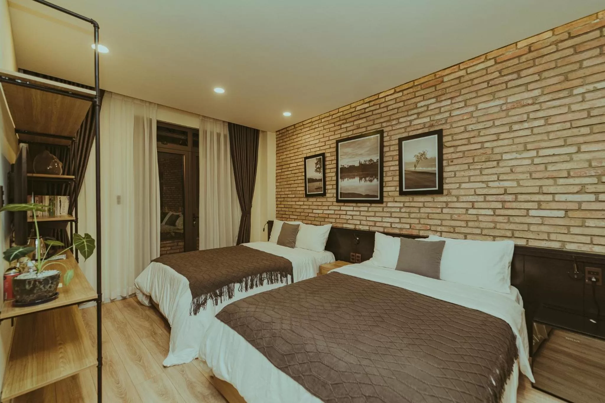 Quadruple Room with Balcony in The Brick Home dalat