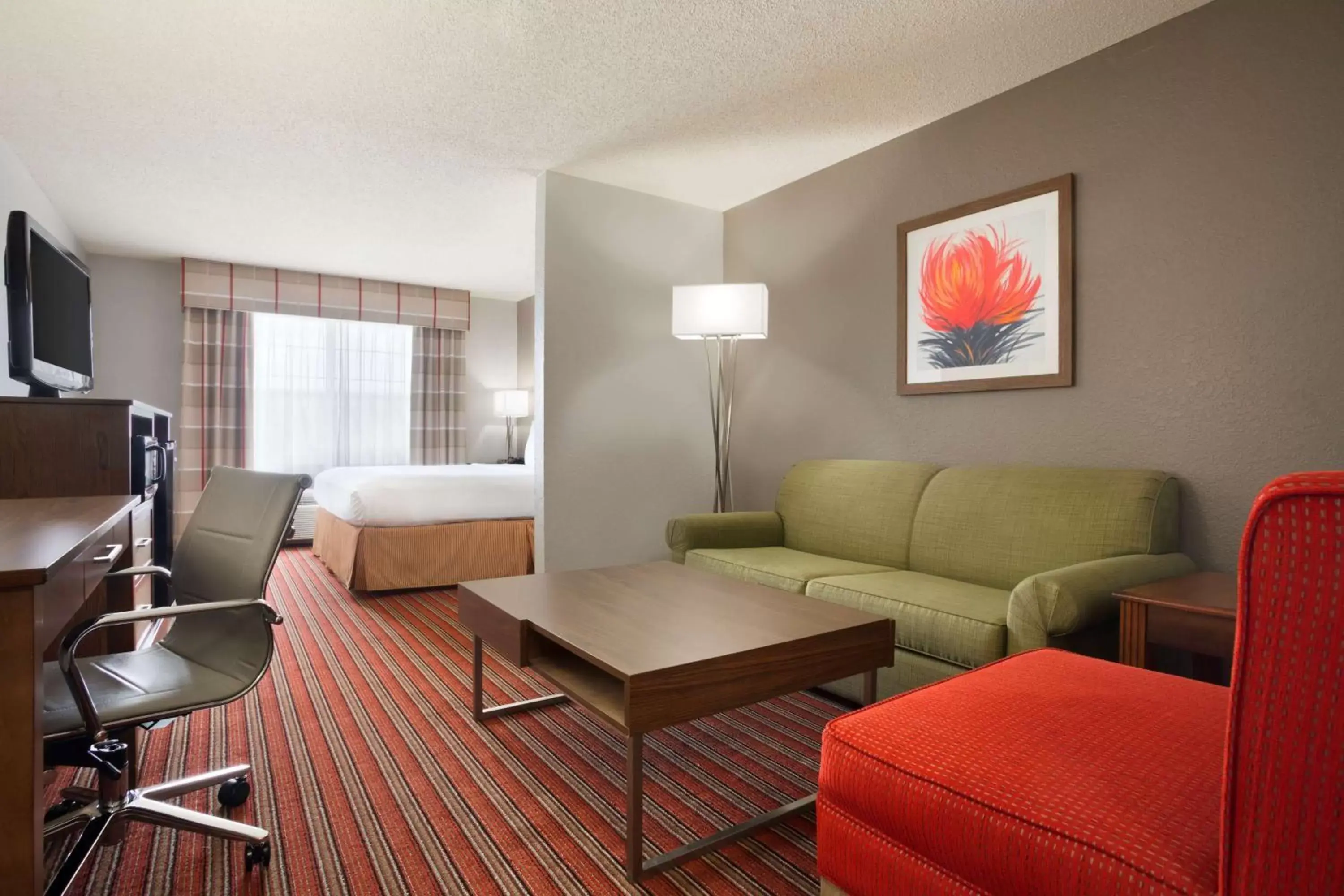 Photo of the whole room, Seating Area in Country Inn & Suites by Radisson, DFW Airport South, TX
