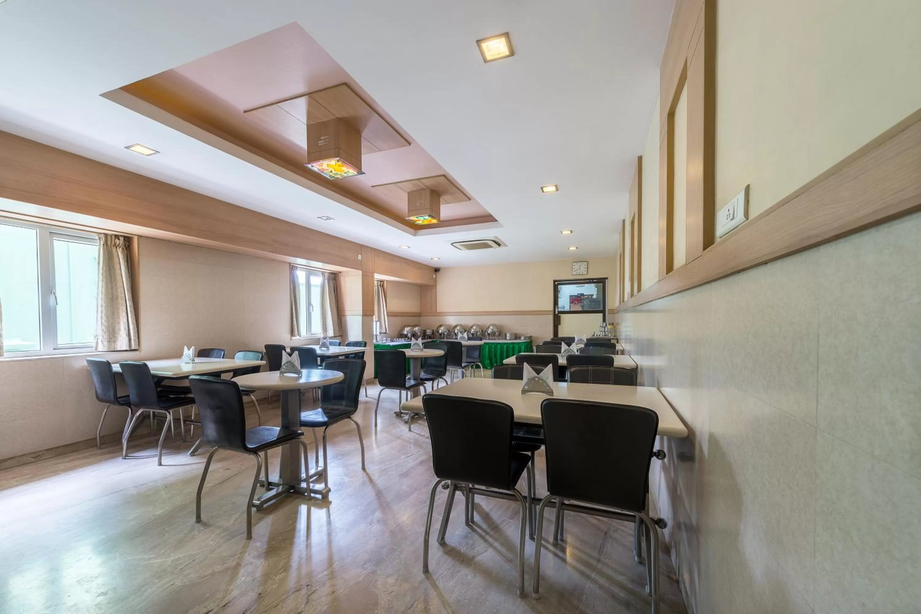 Restaurant/places to eat in Treebo ESS Grande