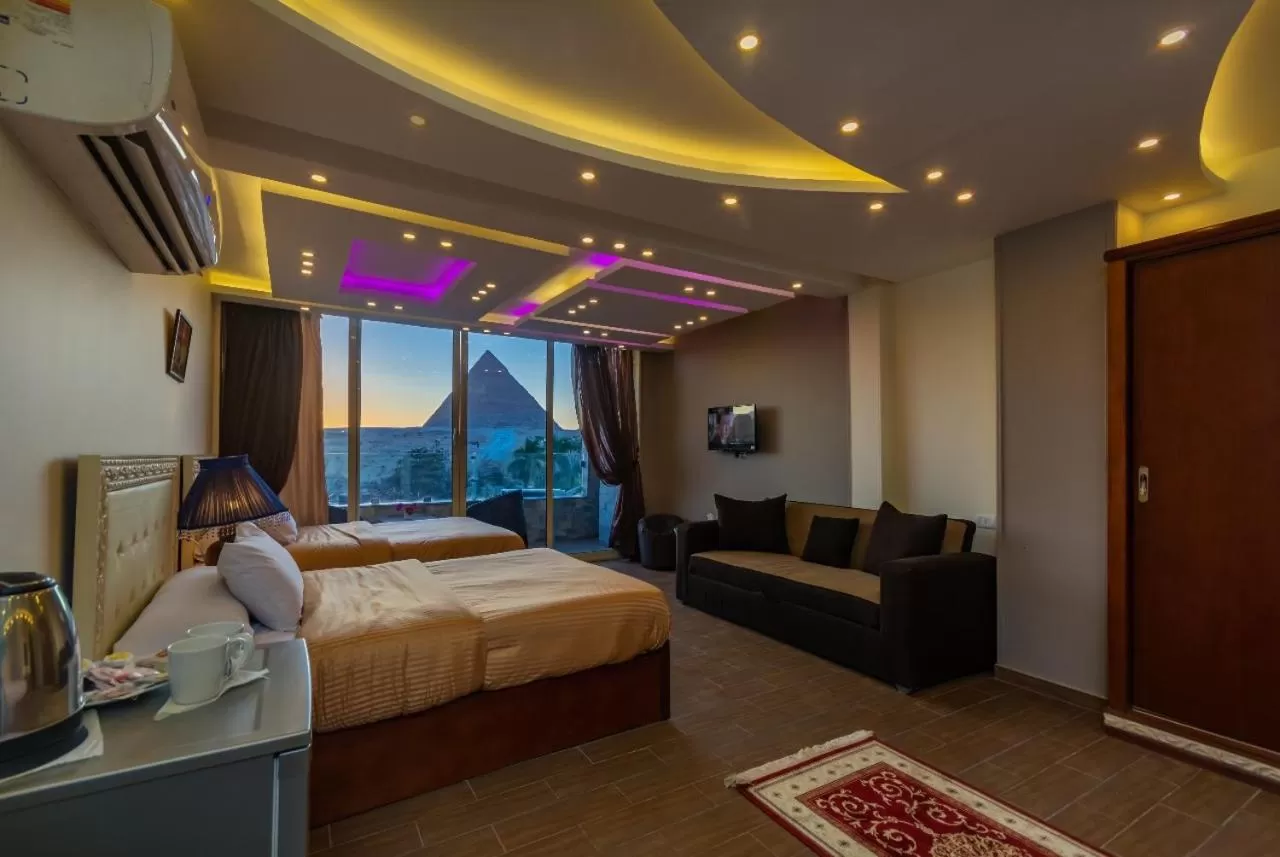 TV and multimedia, Bed in PANORAMA view pyramids