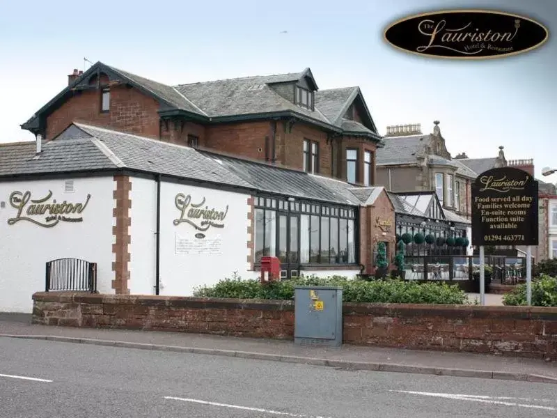 Facade/entrance, Property Building in Lauriston Hotel