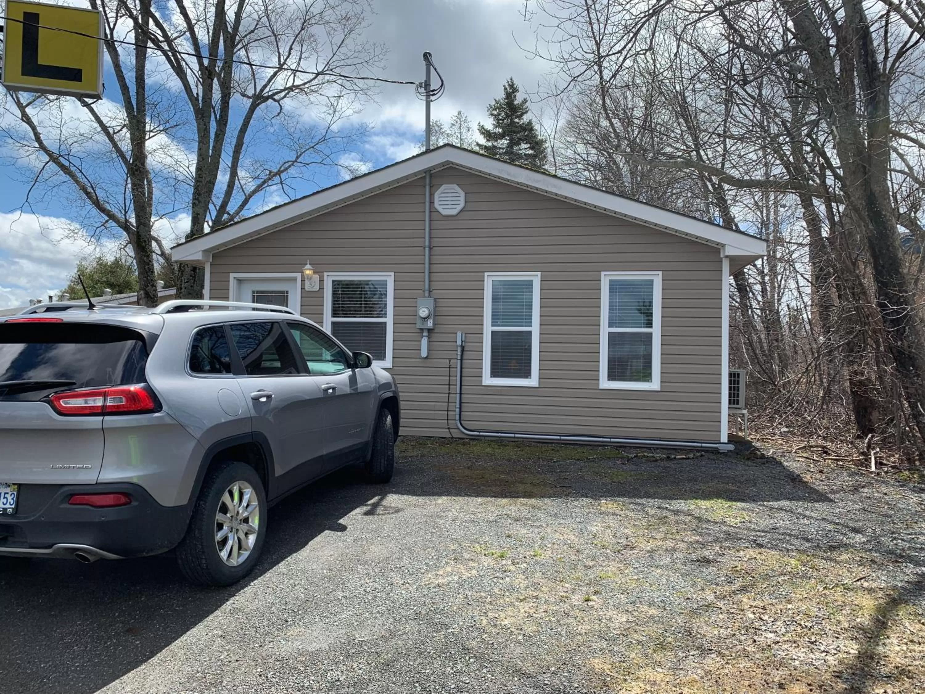 The Lionstone Inn Motel and Cottages