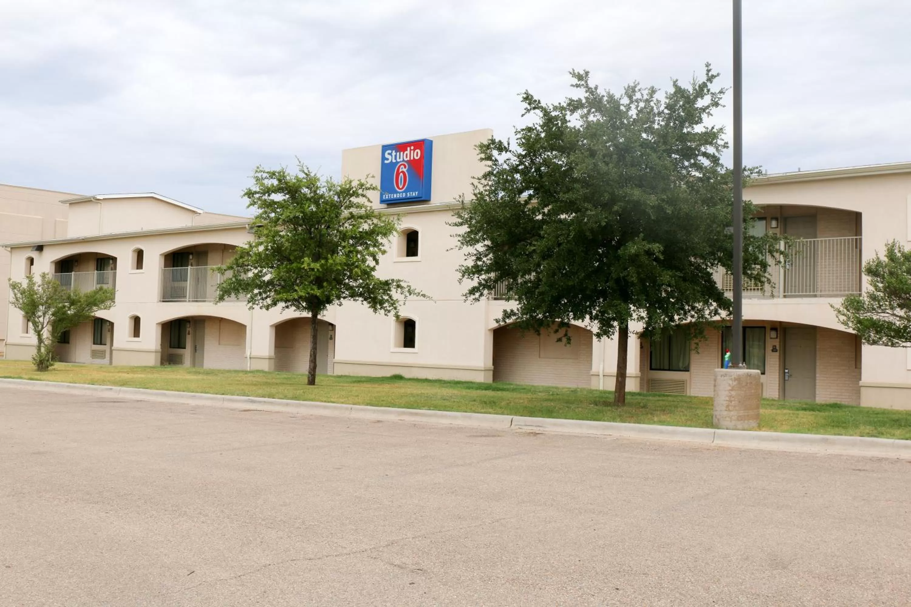 Facade/entrance in Blue Bonnet Suites -Lubbock, TX - Medical Center