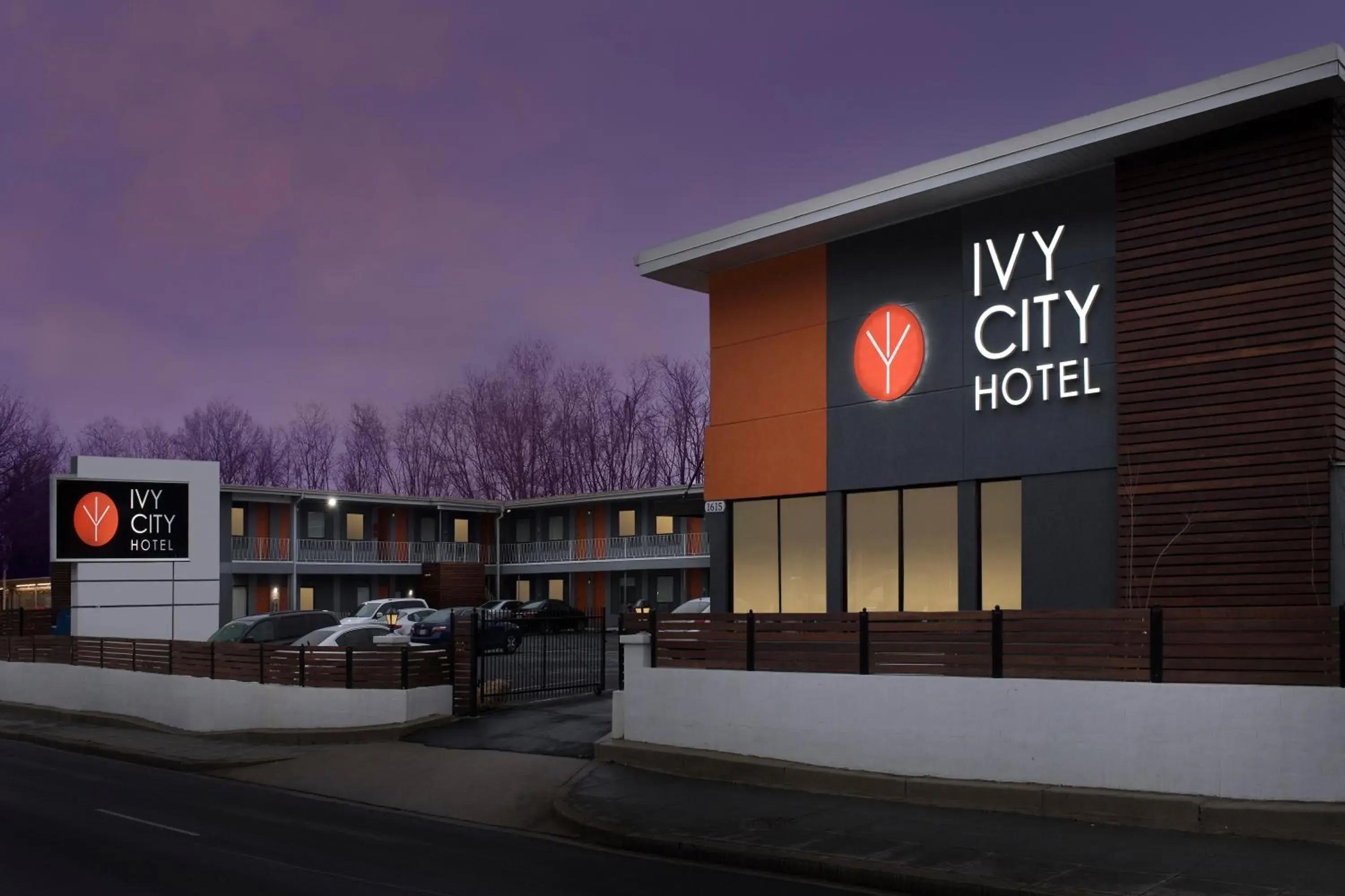 Facade/entrance in Ivy City Hotel