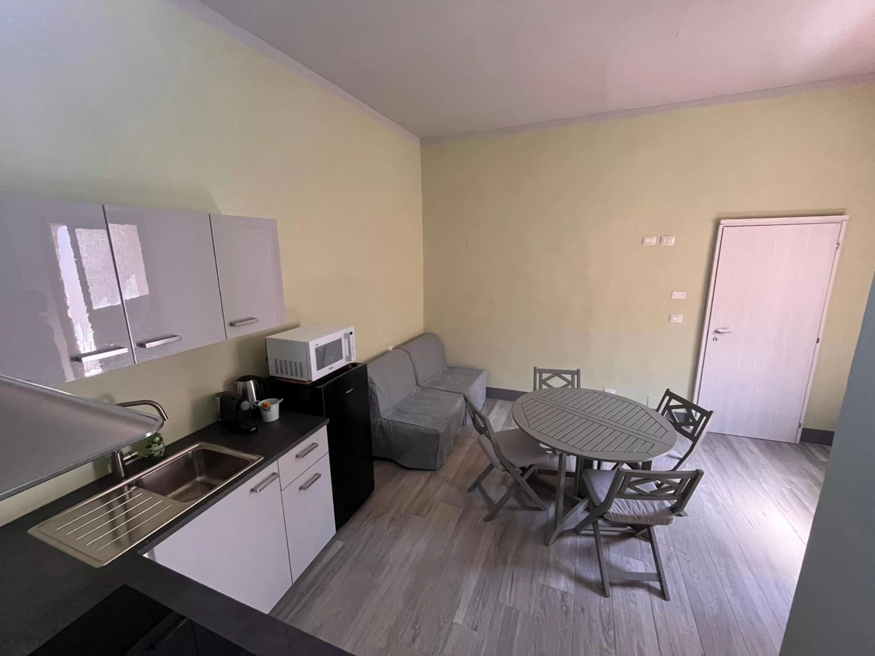 Dining area in Tuscany Experience BnB