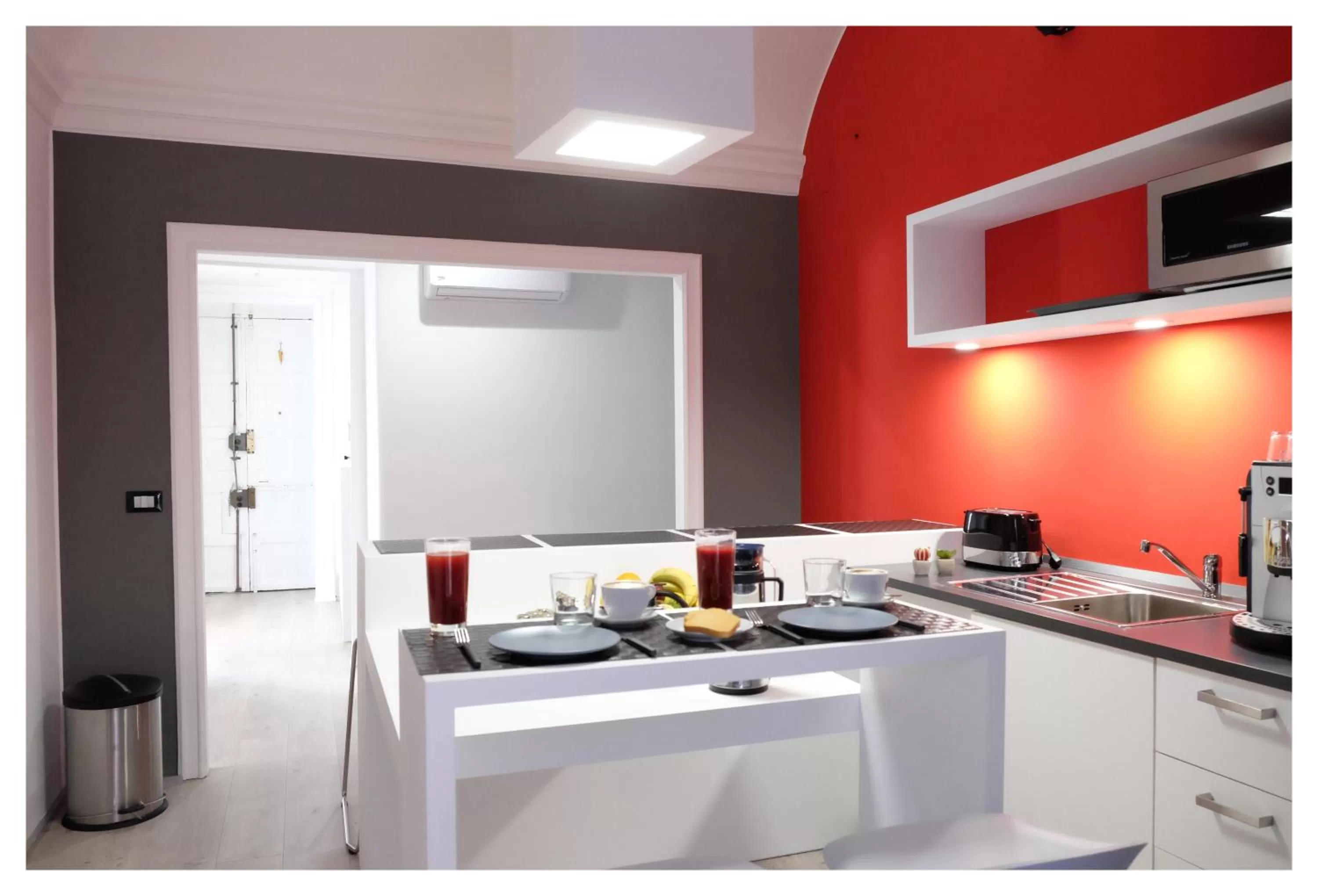 Dining area, Kitchen/Kitchenette in B&B Elmi