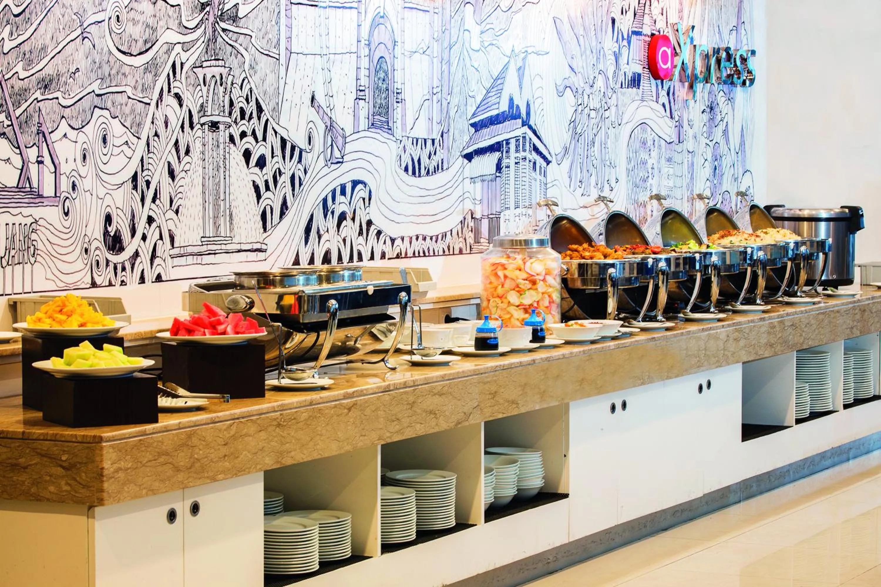 Restaurant/places to eat in Amaris Hotel Darmo Surabaya