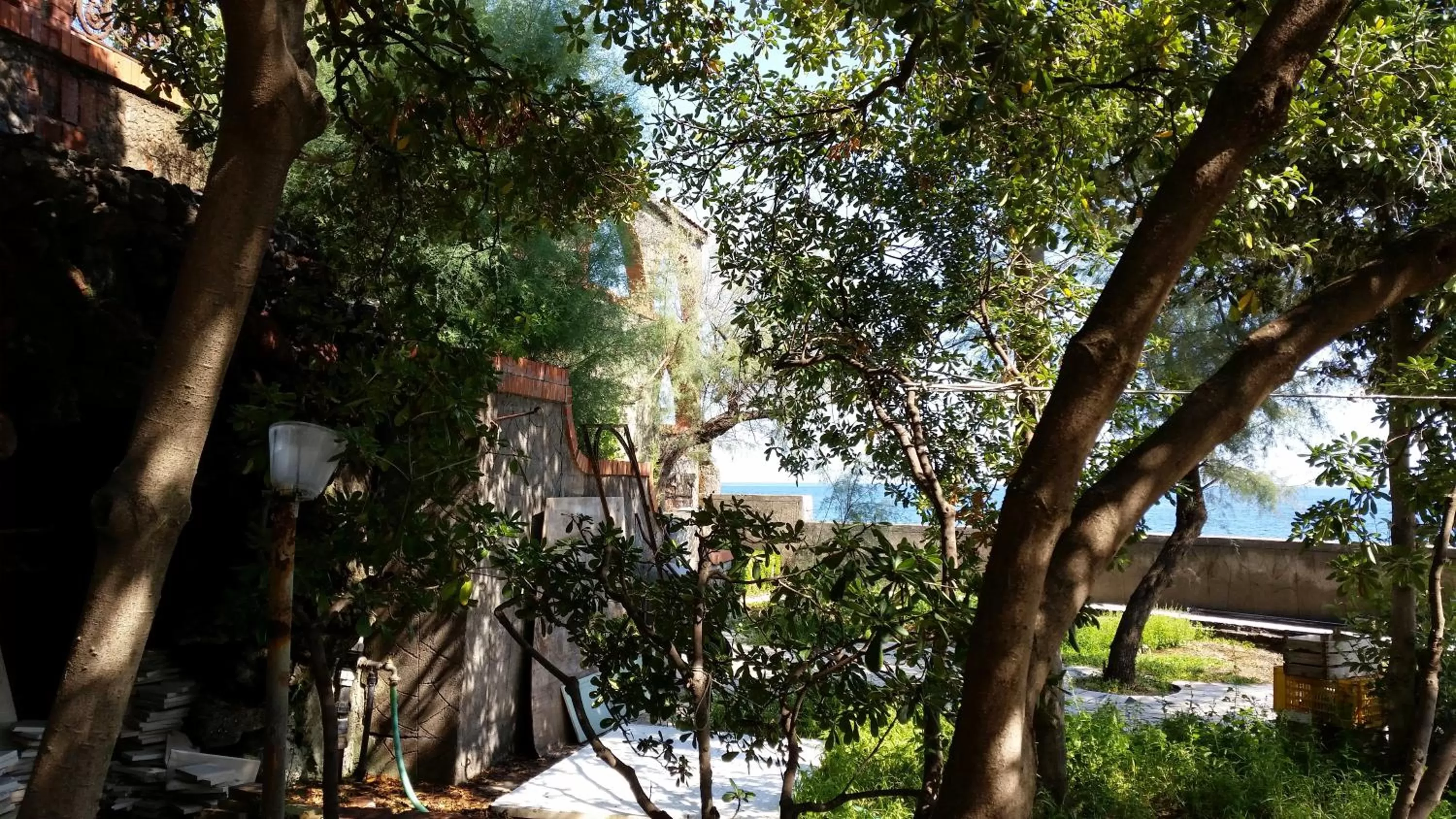 Garden view in Aci Brezza di Mare