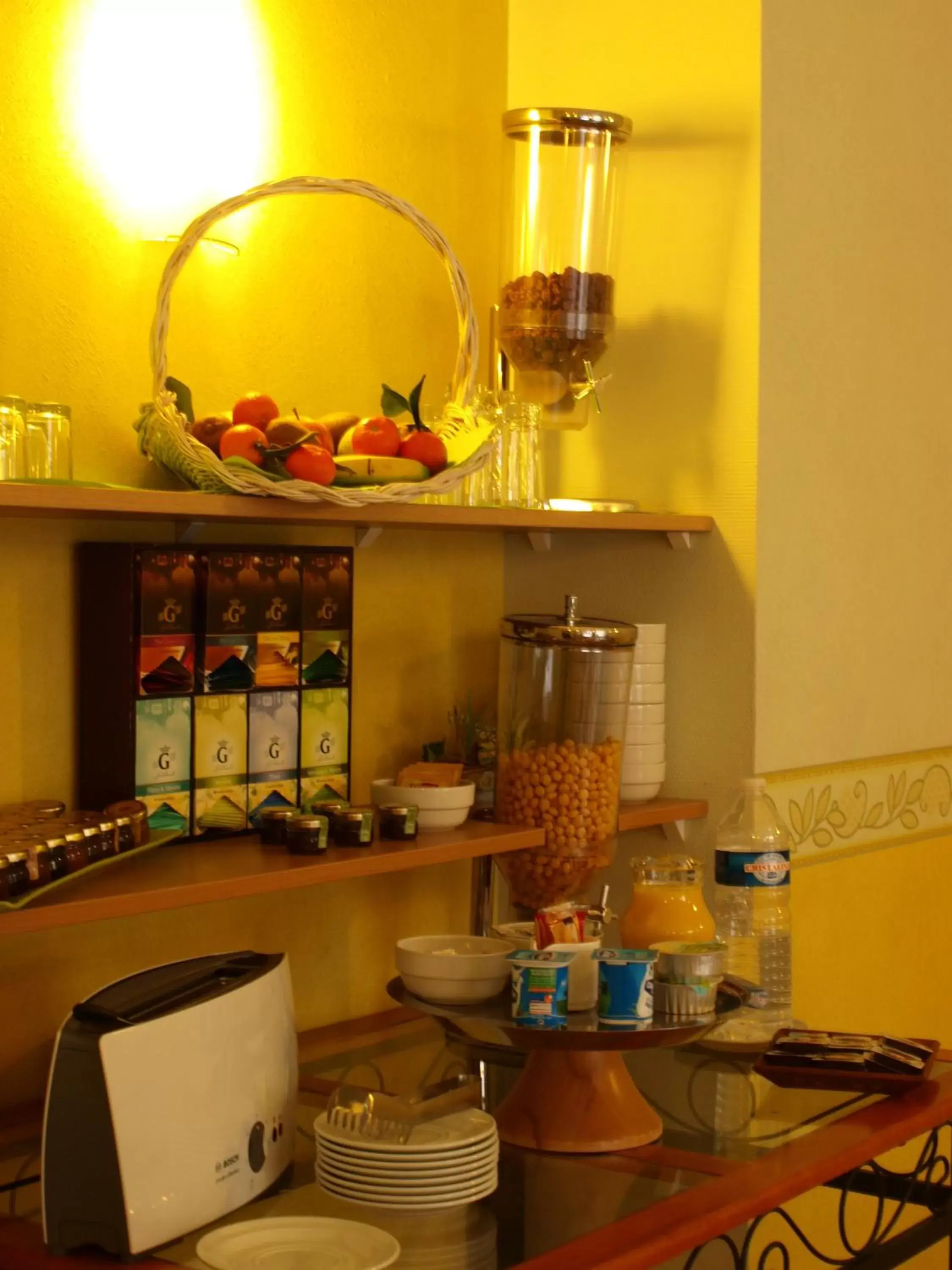 Food and drinks, Kitchen/Kitchenette in Hôtel Adour