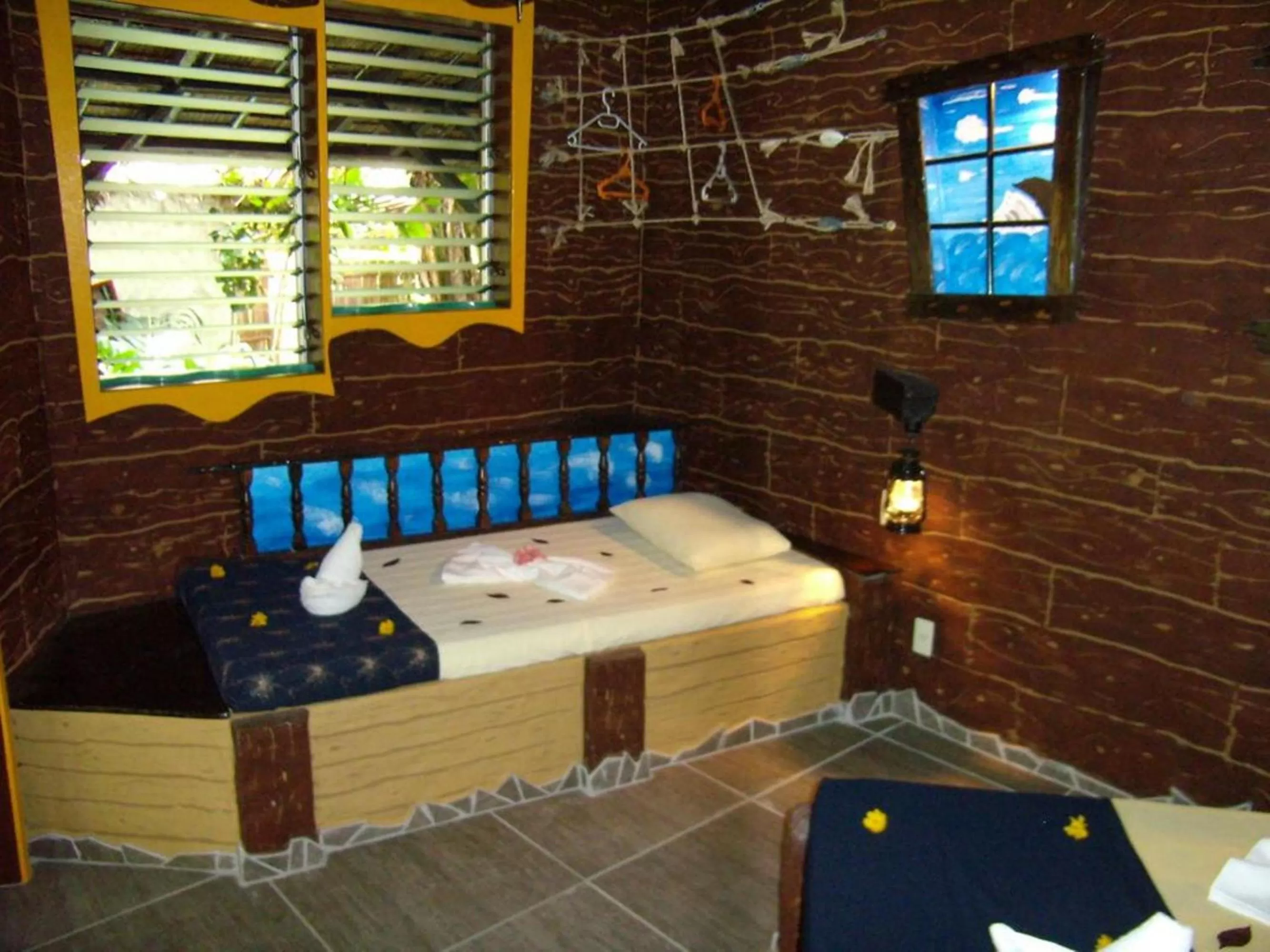 Bed in Takatuka Beach Resort