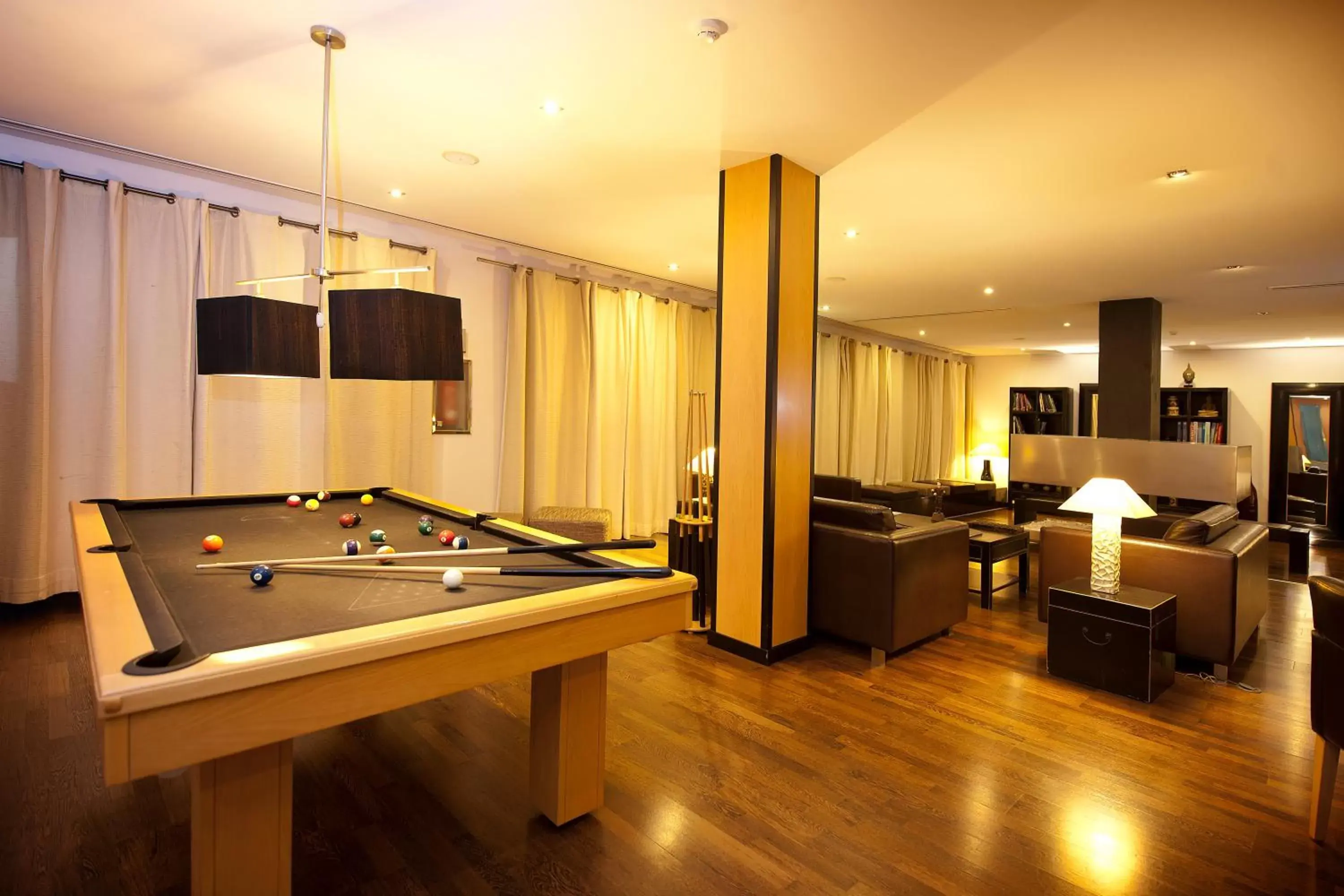 Game Room, Billiards in Vila Gale Collection Praia