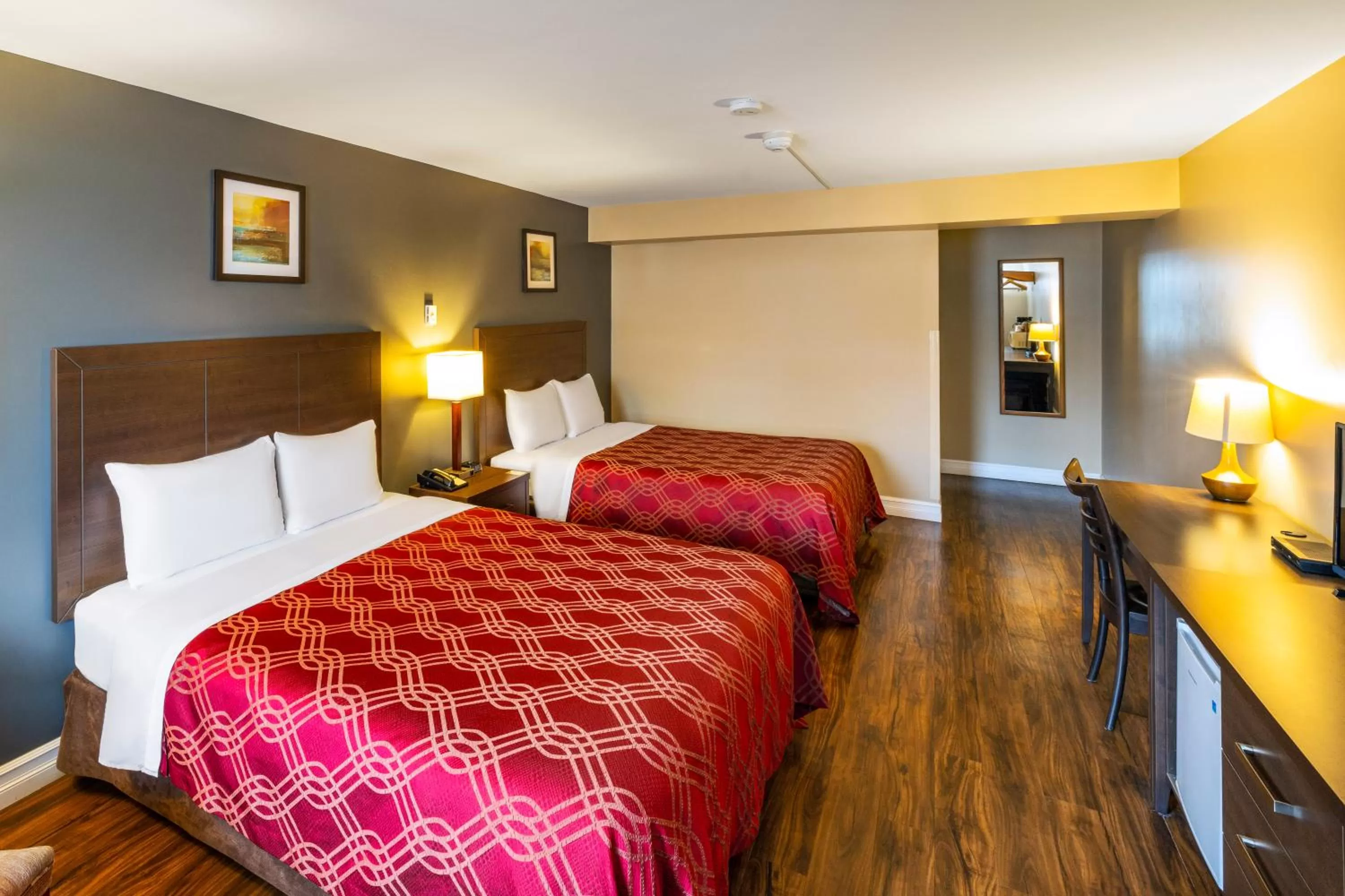 Bedroom in Econo Lodge Miramichi