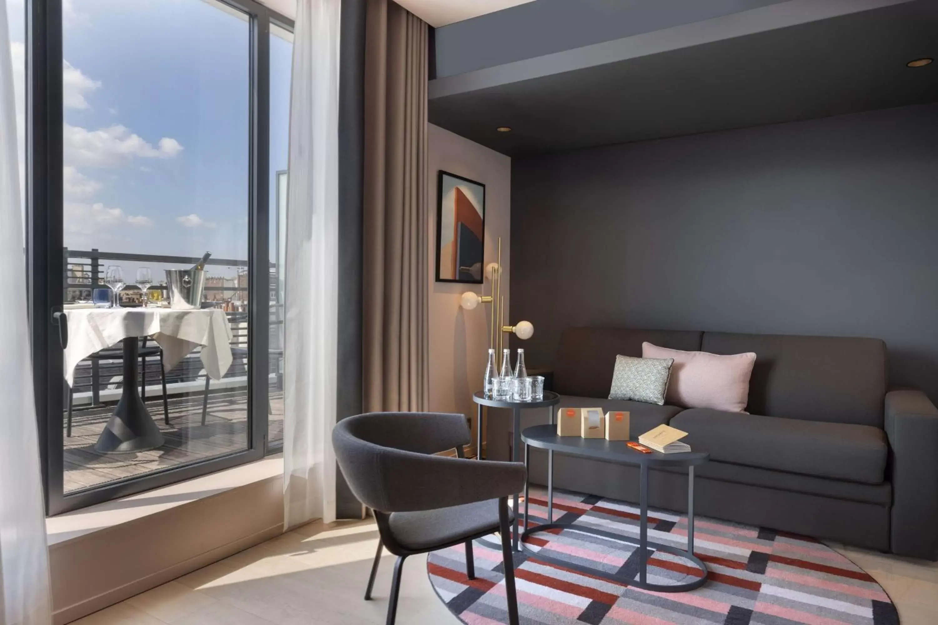 Living room in Canopy By Hilton Paris Trocadero