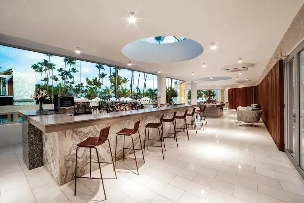 Lounge or bar, Lounge/Bar in Secrets Royal Beach Punta Cana - Adults Only