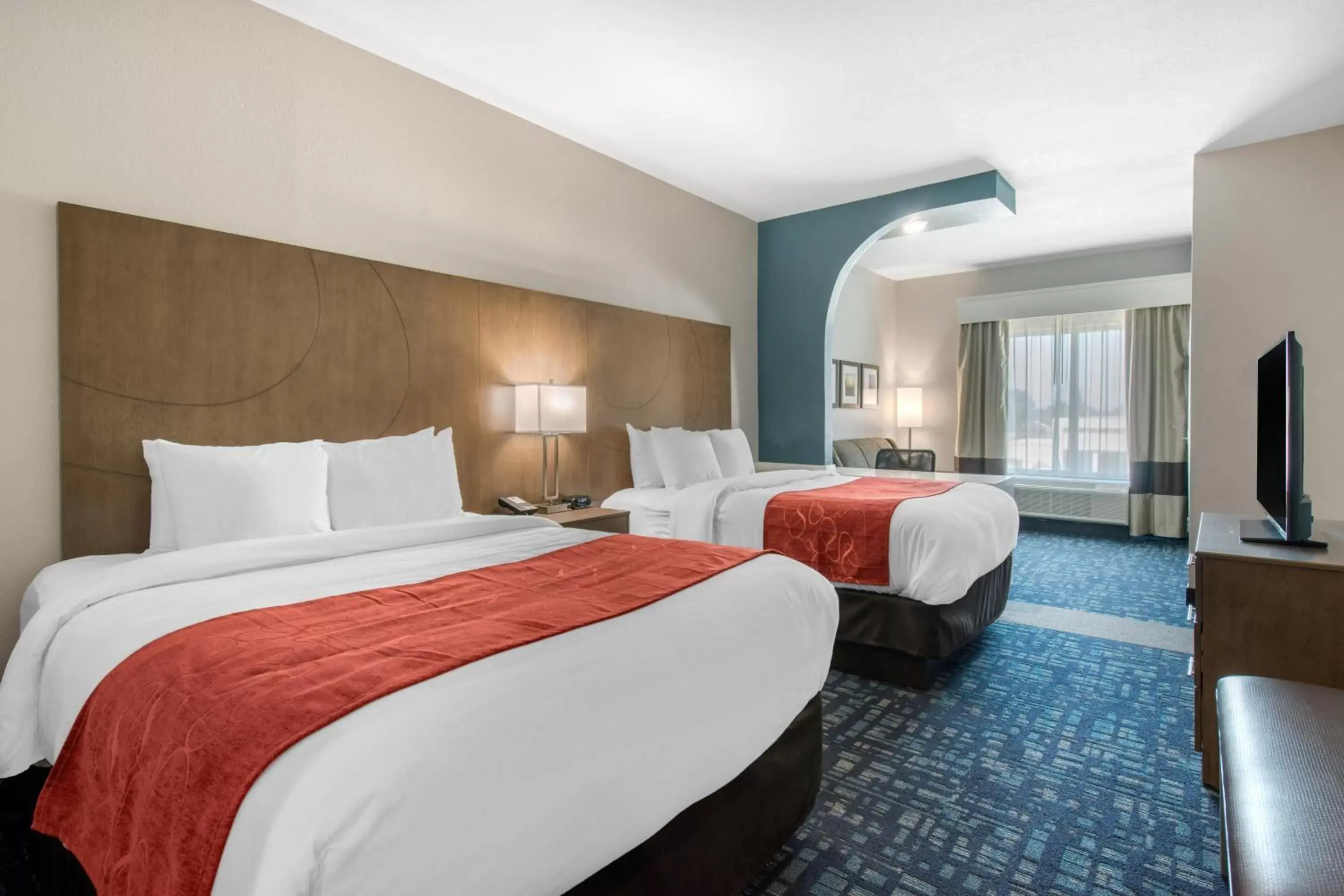 Bed in Comfort Suites Fort Lauderdale Airport & Cruise Port