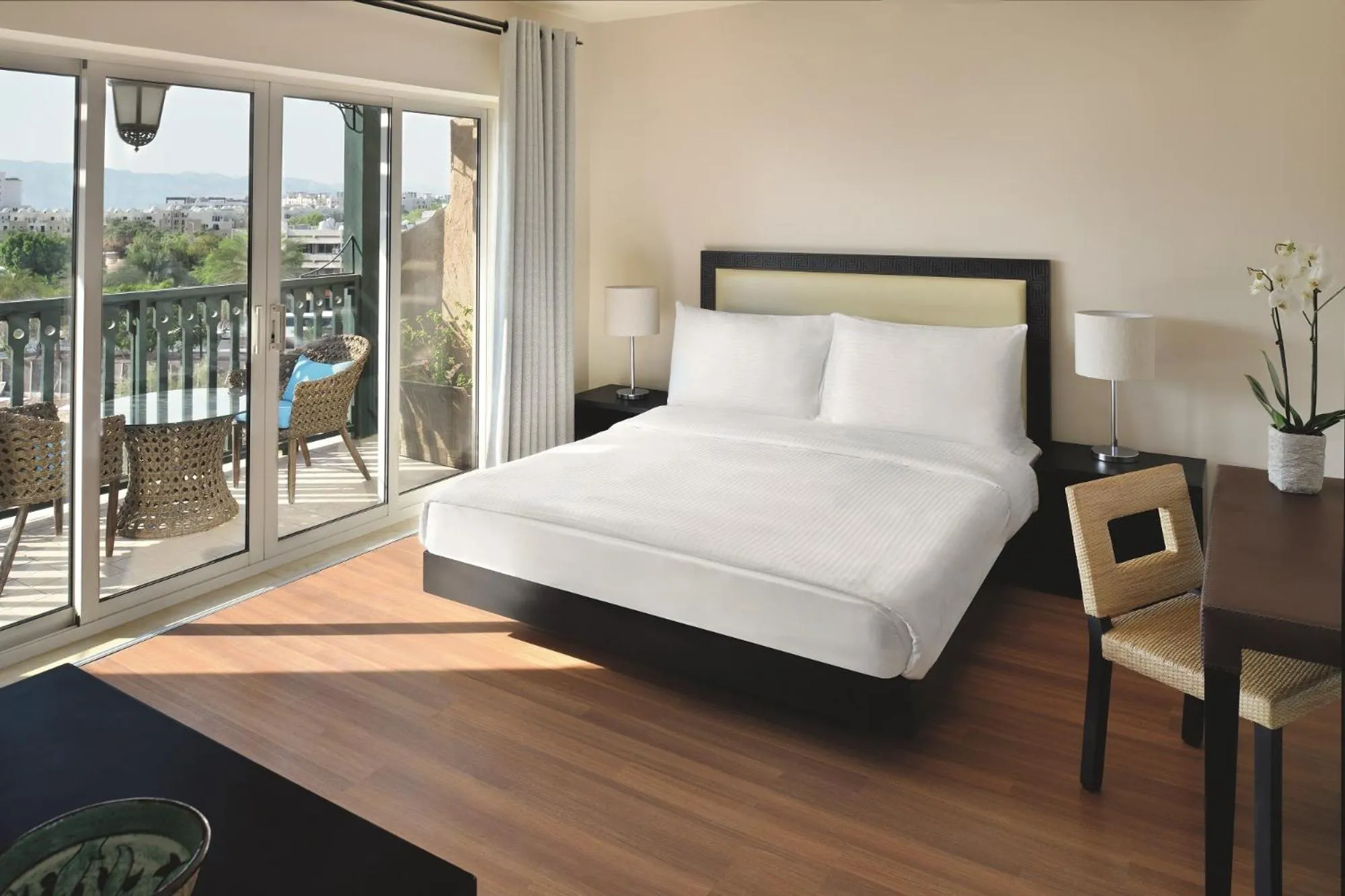 Property building, Bed in Mövenpick Resort & Residences Aqaba