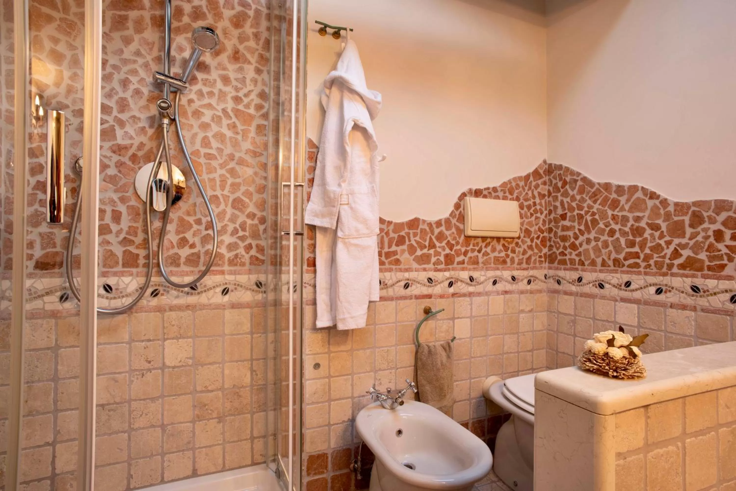 Shower in A'Luggetella