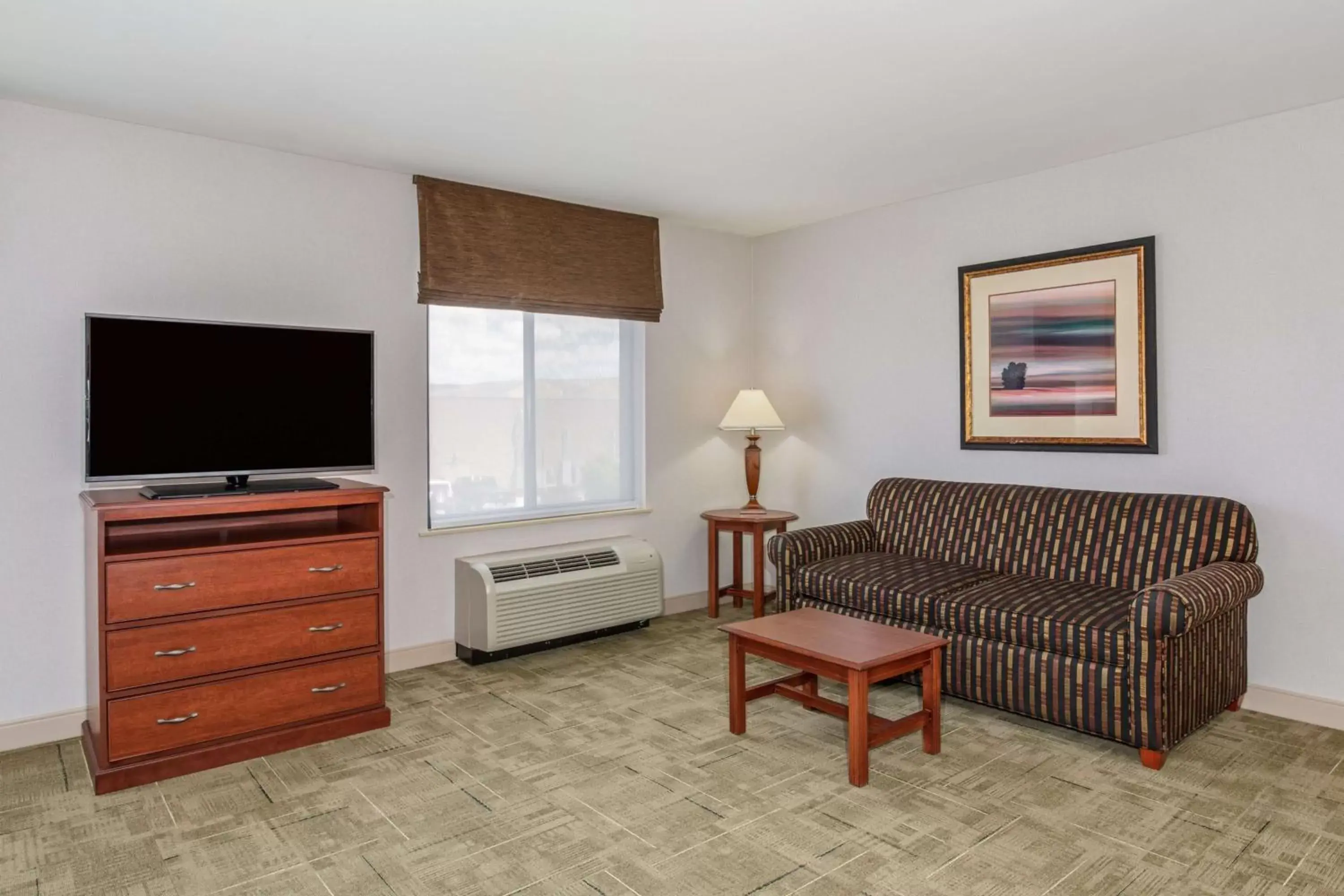 Bedroom, Seating Area in Hampton Inn Rock Springs