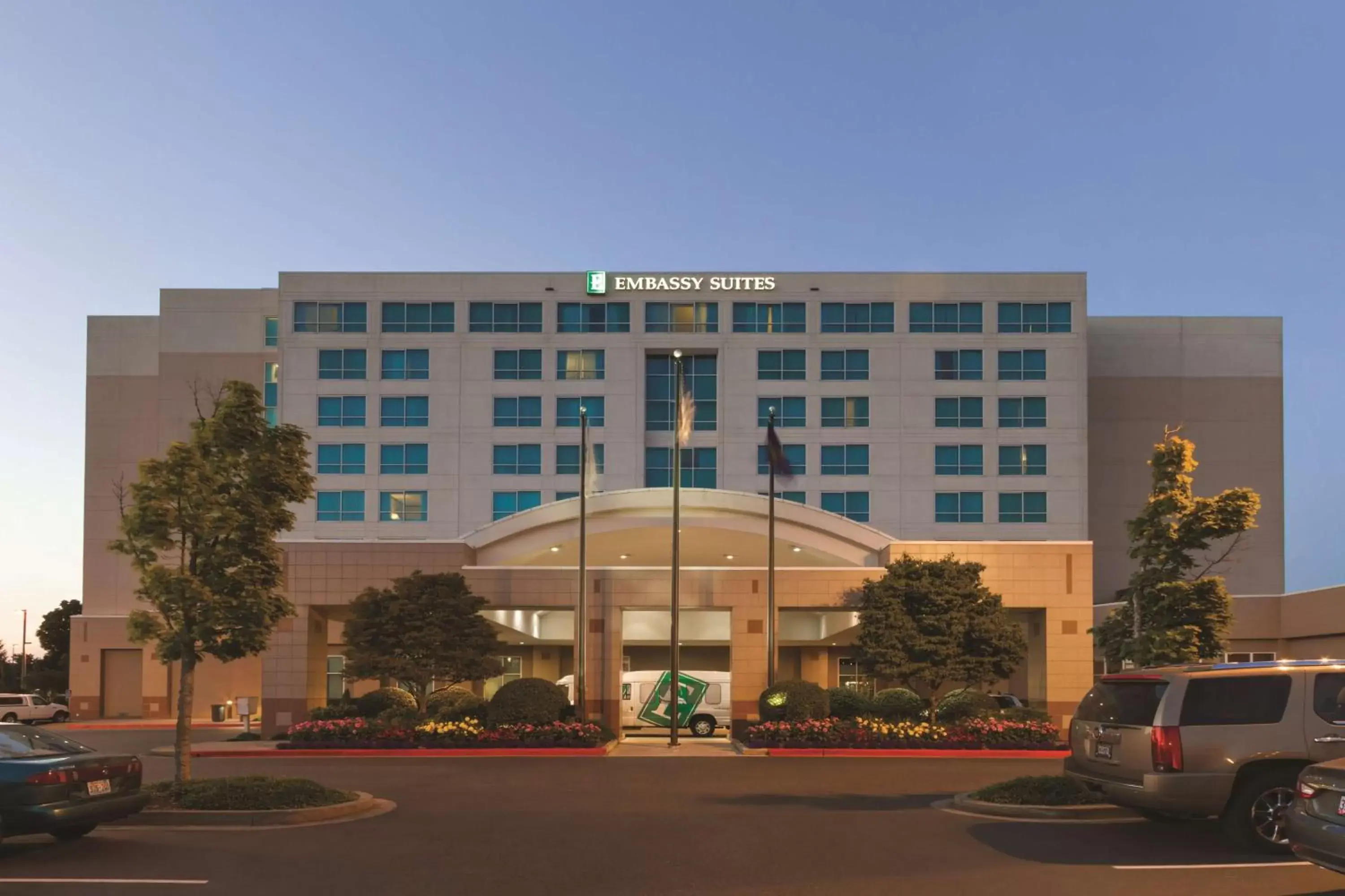 Property Building in Embassy Suites by Hilton Portland Airport