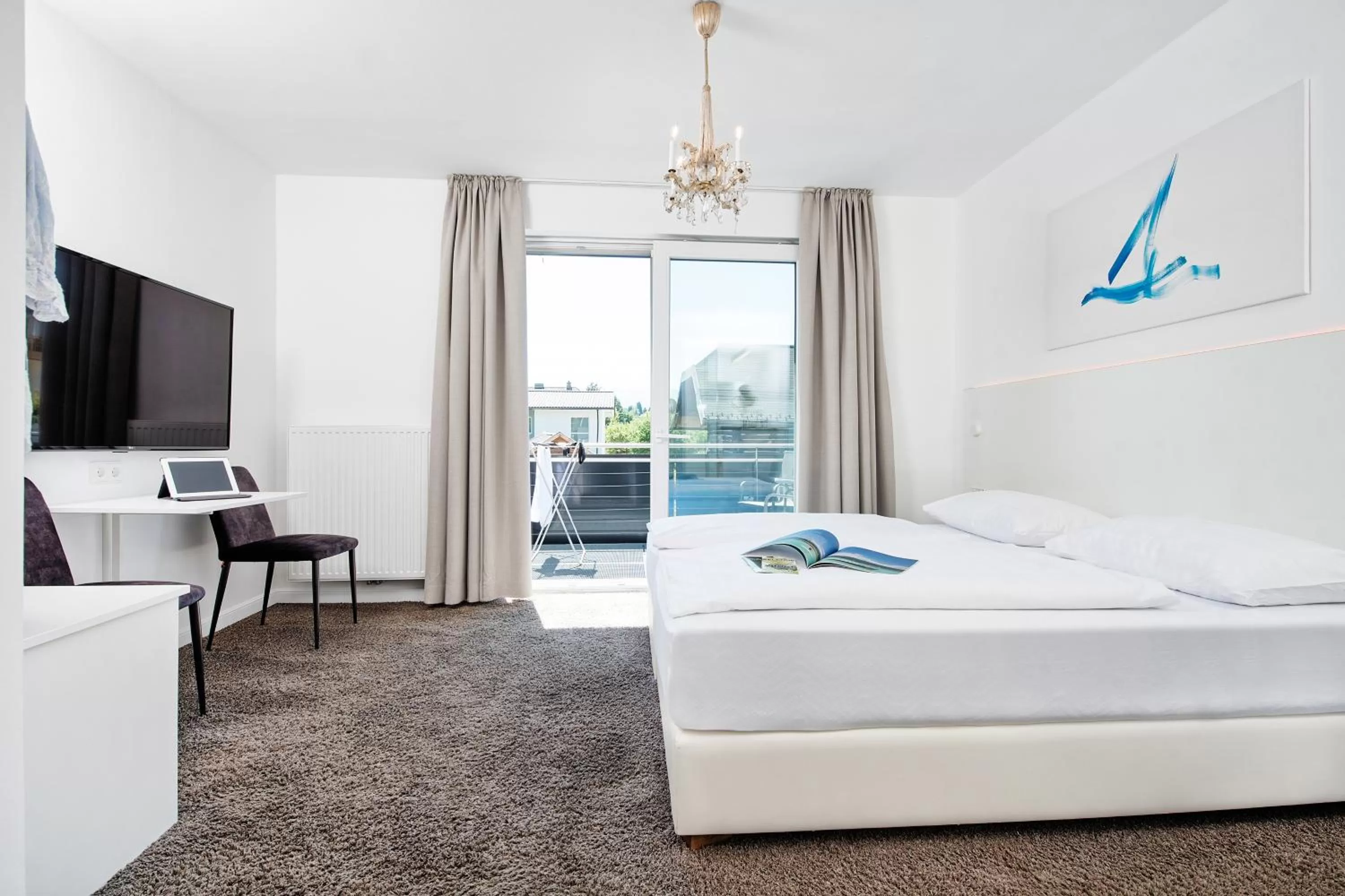 Photo of the whole room, Bed in Hotel Velden - 24 Checkin Zimmer im Zentrum