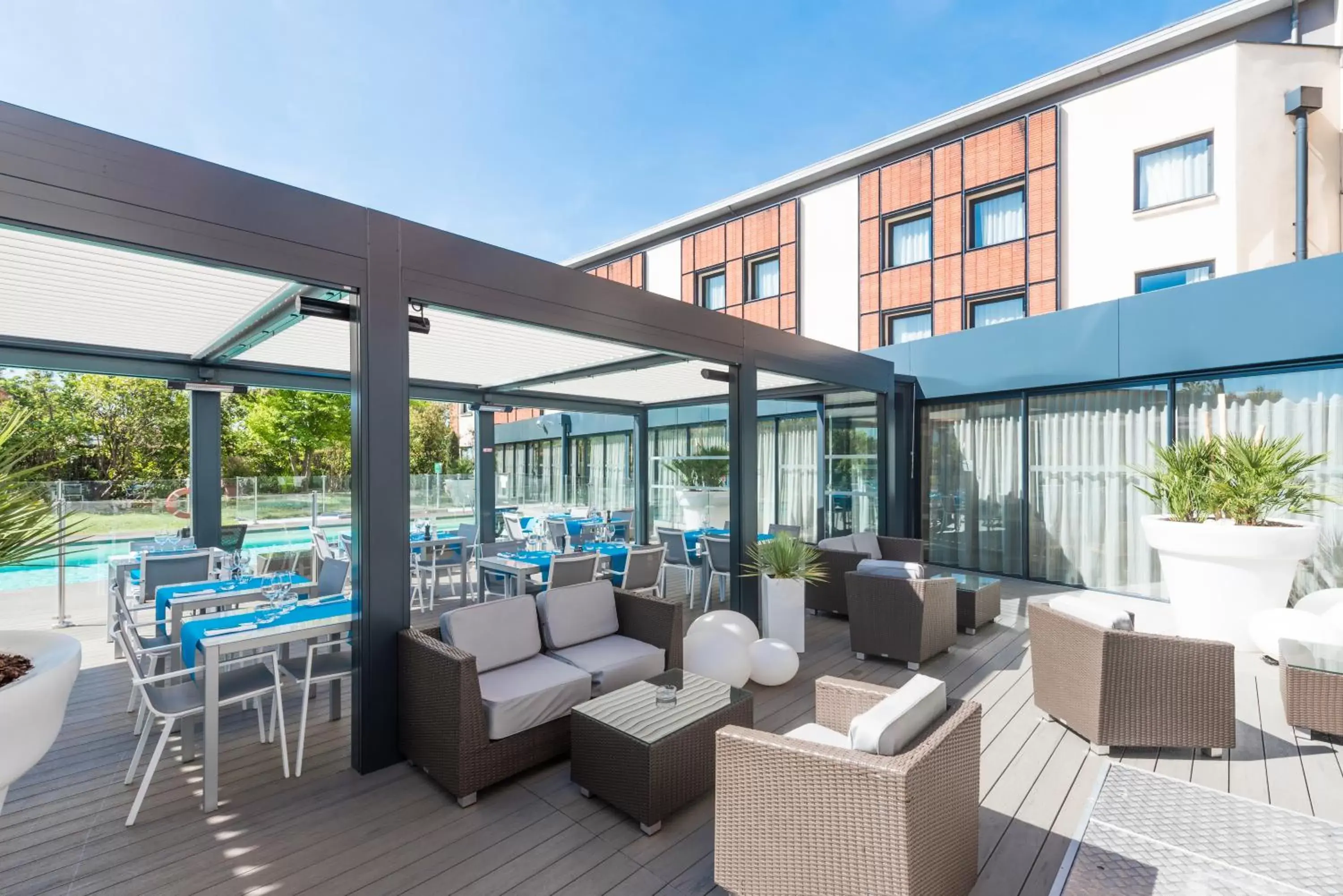 Balcony/Terrace in Holiday Inn Toulouse Airport, an IHG Hotel