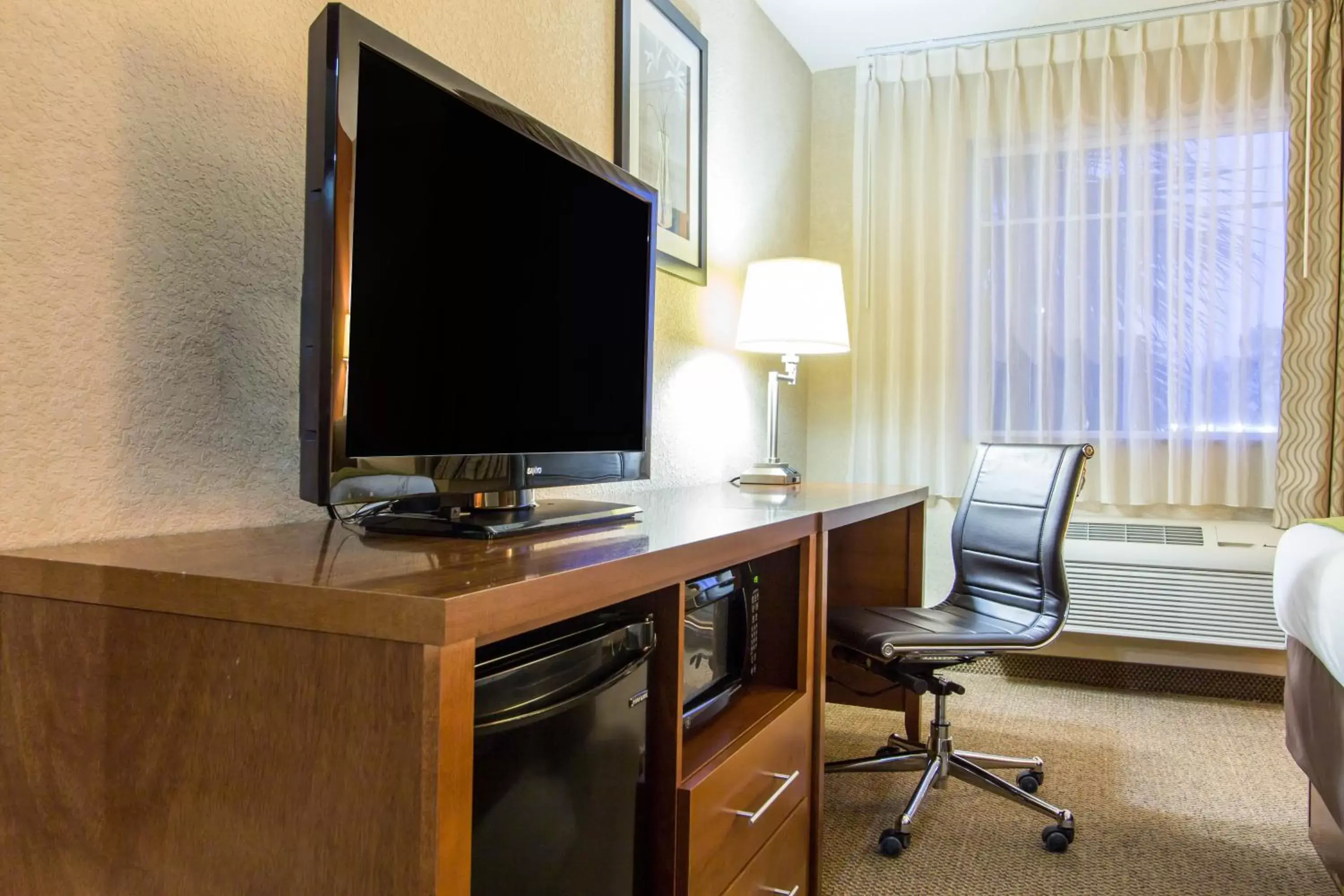 King Room - Non-Smoking/Top Floor in Comfort Inn & Suites Airport Convention Center