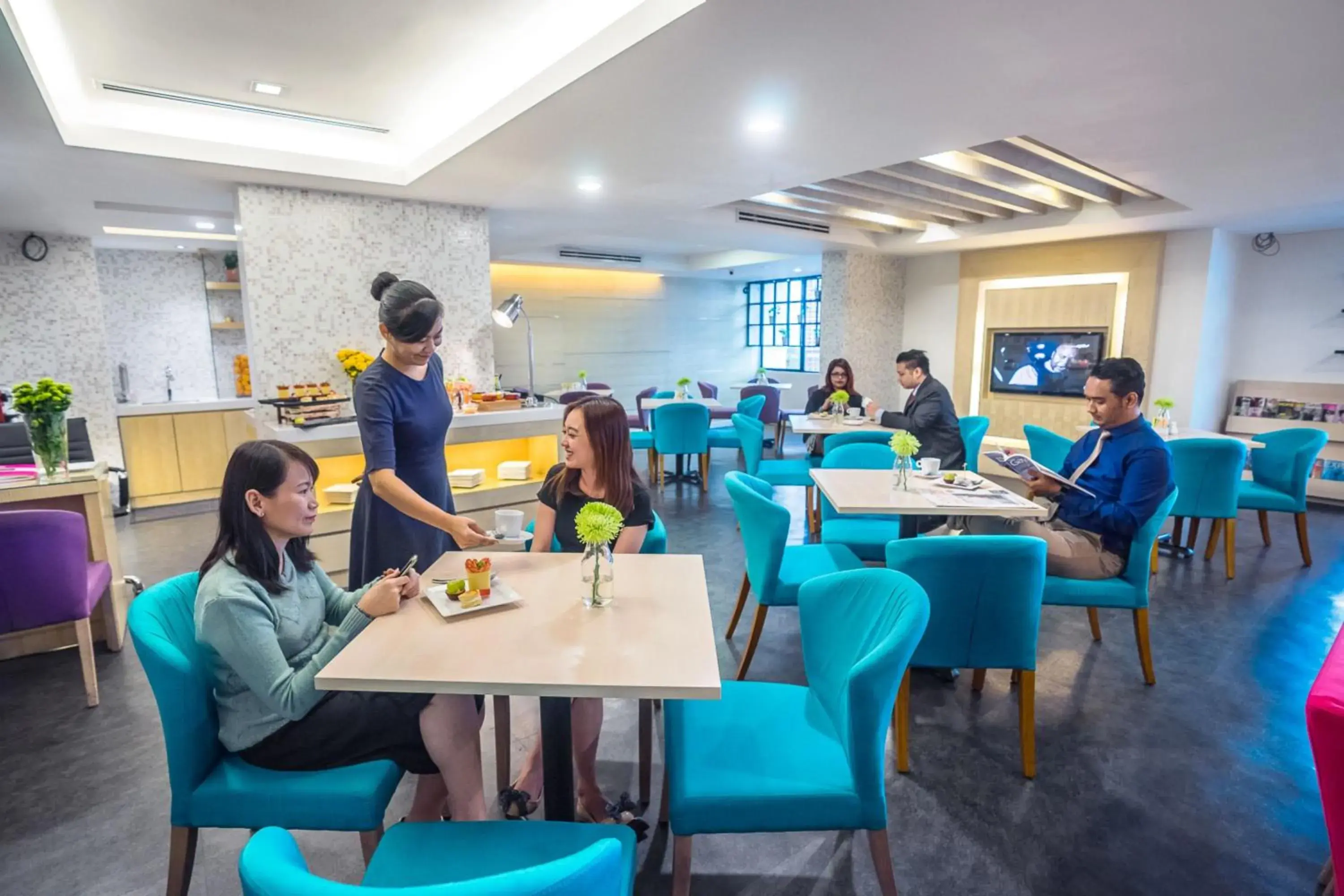 Lounge or bar, Restaurant/Places to Eat in Crystal Crown Hotel Petaling Jaya