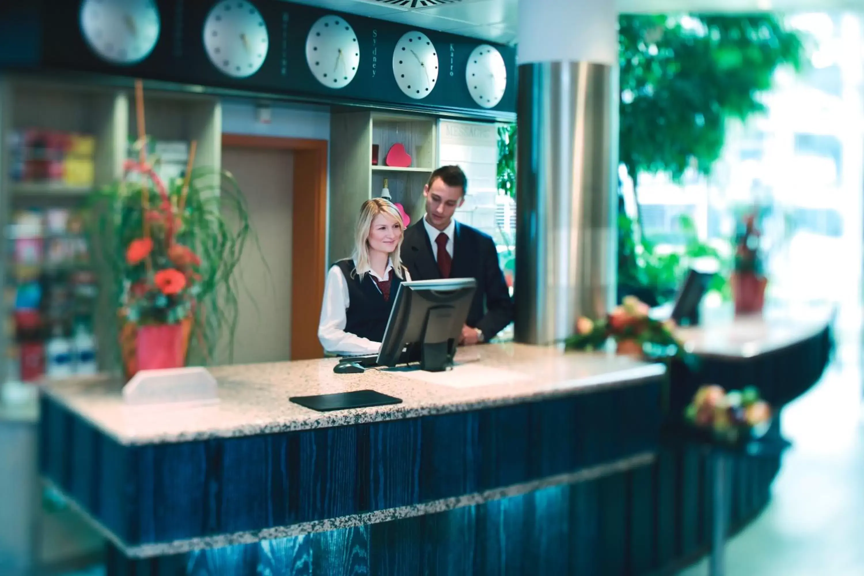 Lobby or reception, Lobby/Reception in Mövenpick Hotel Nürnberg Airport