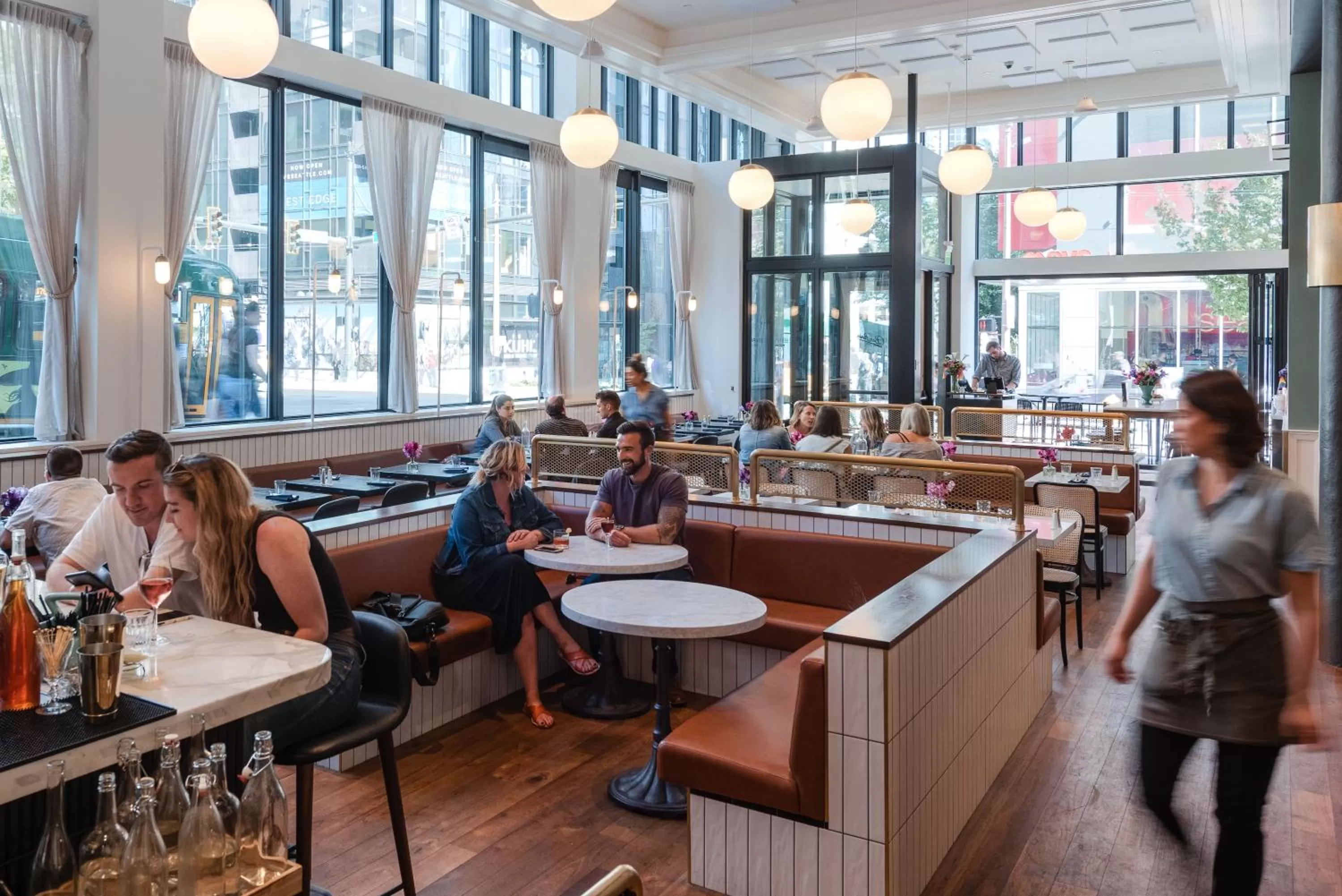 Restaurant/places to eat in The State Hotel