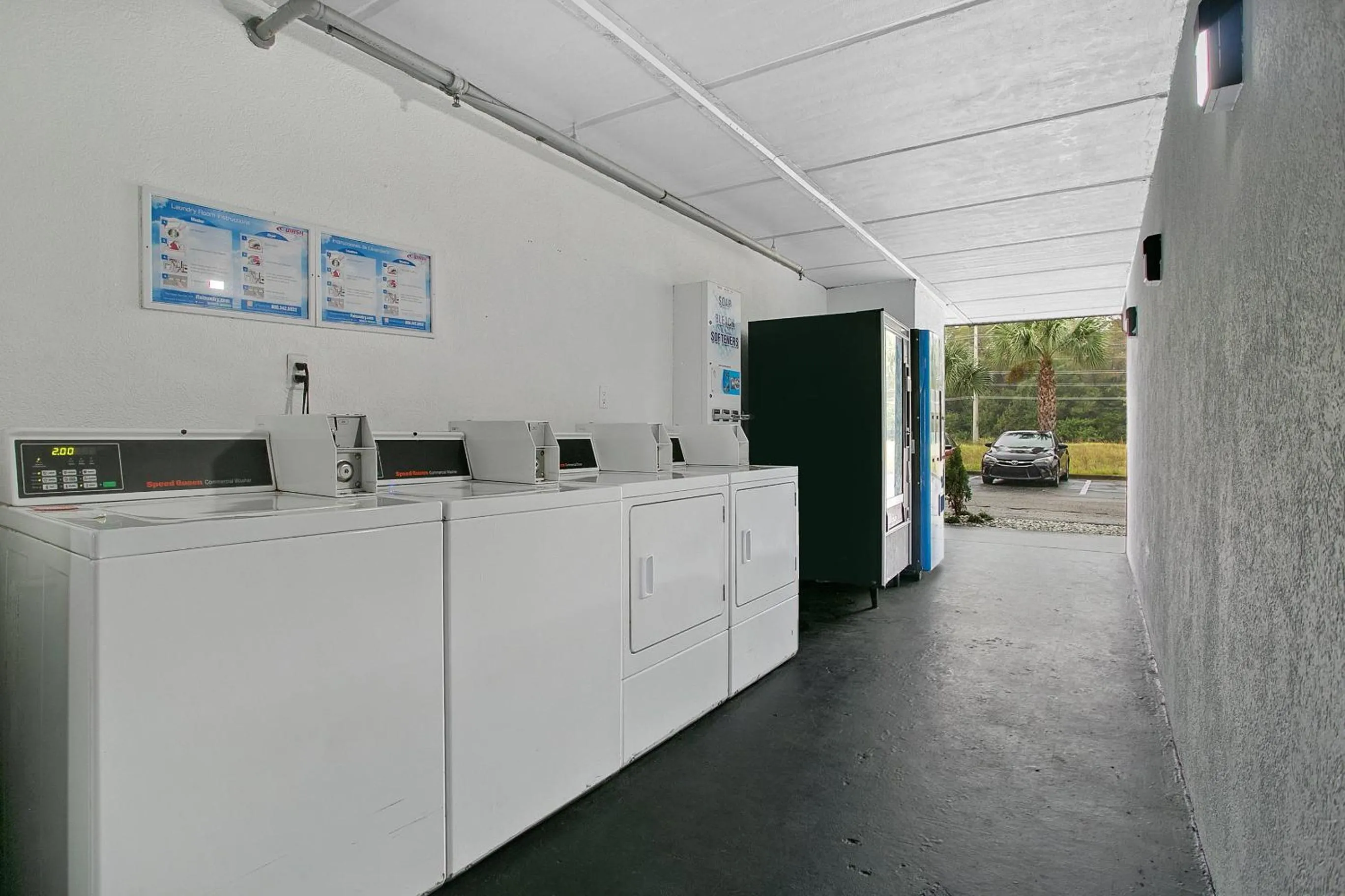 laundry, Kitchen/Kitchenette in Vivo Living Kissimmee West