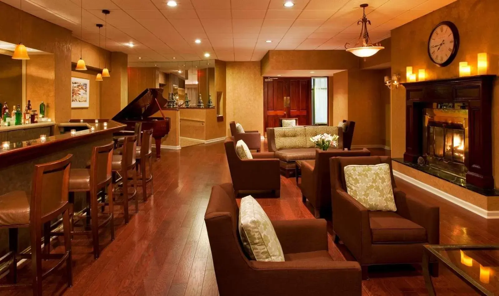 Lounge or bar, Lobby/Reception in Radisson Hotel Hauppauge-Long Island