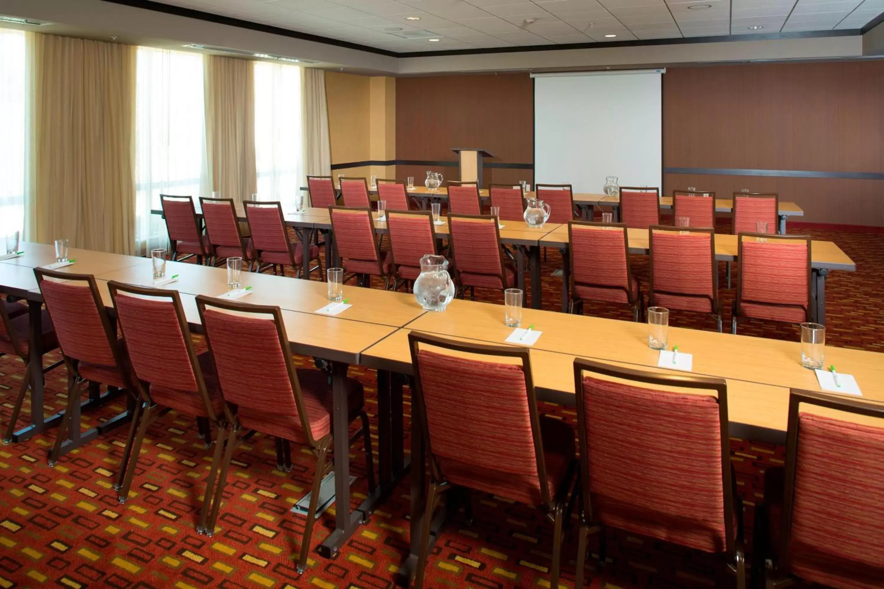 Meeting/conference room in Courtyard by Marriott Dallas Midlothian at Midlothian Conference Center